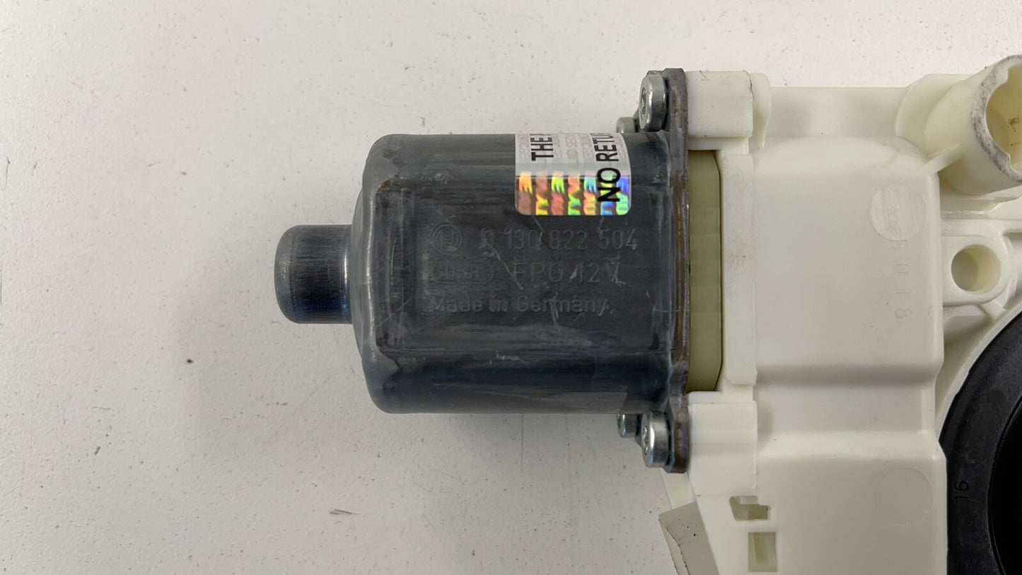 08-14 MERCEDES BENZ W204 C CLASS PASSENGER RIGHT REAR DOOR WINDOW MOTOR OEM