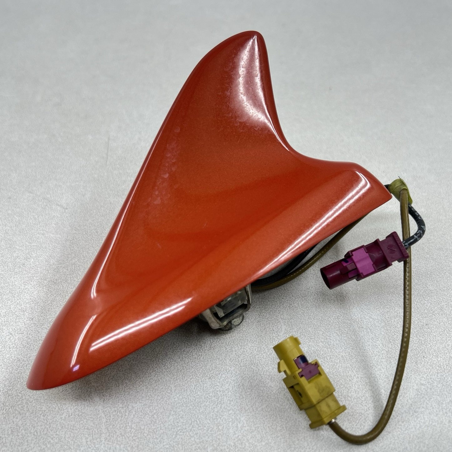 10-15 CHEVROLET CAMARO SS ROOF SHARK FIN ANTENNA RECEIVER 20986979 OEM