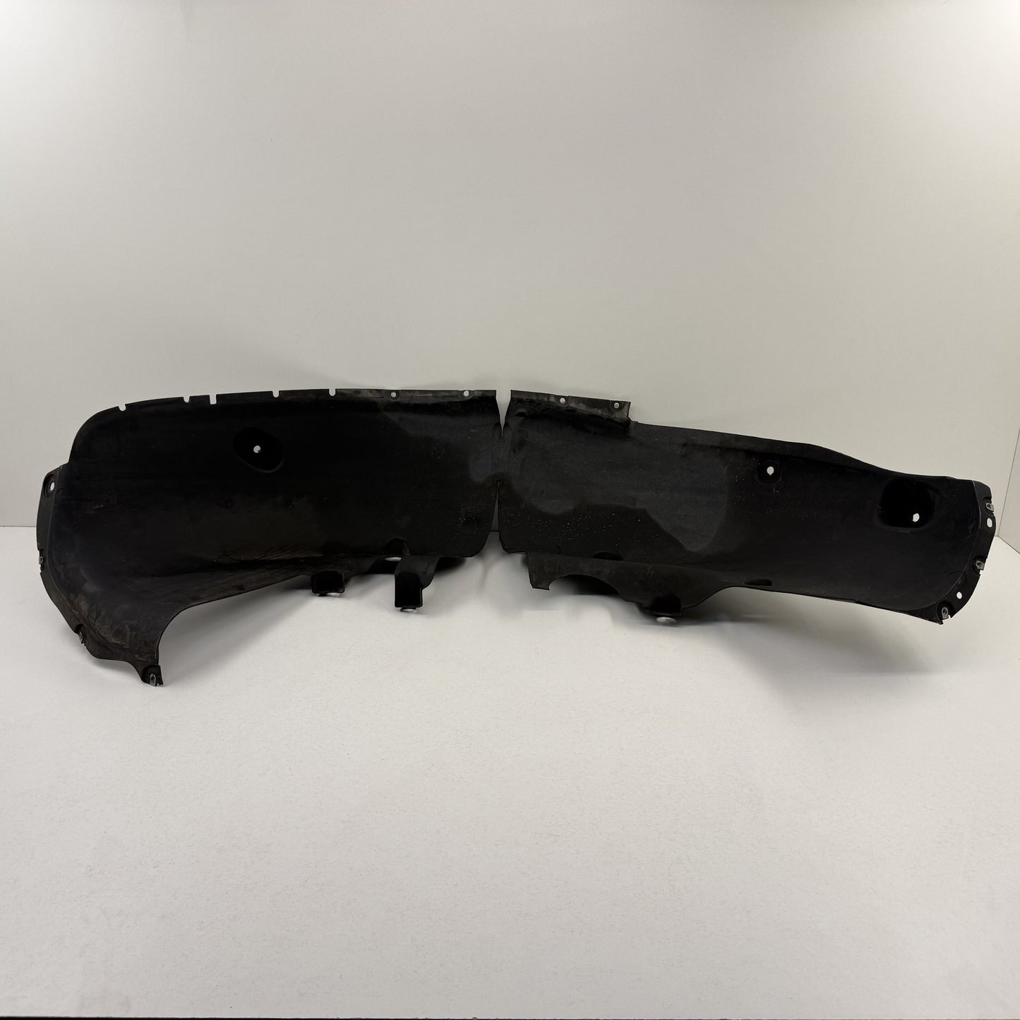 2022-2024 Rivian R1S Right Rear Fender Liner Wheel Arch Splash Guard OEM