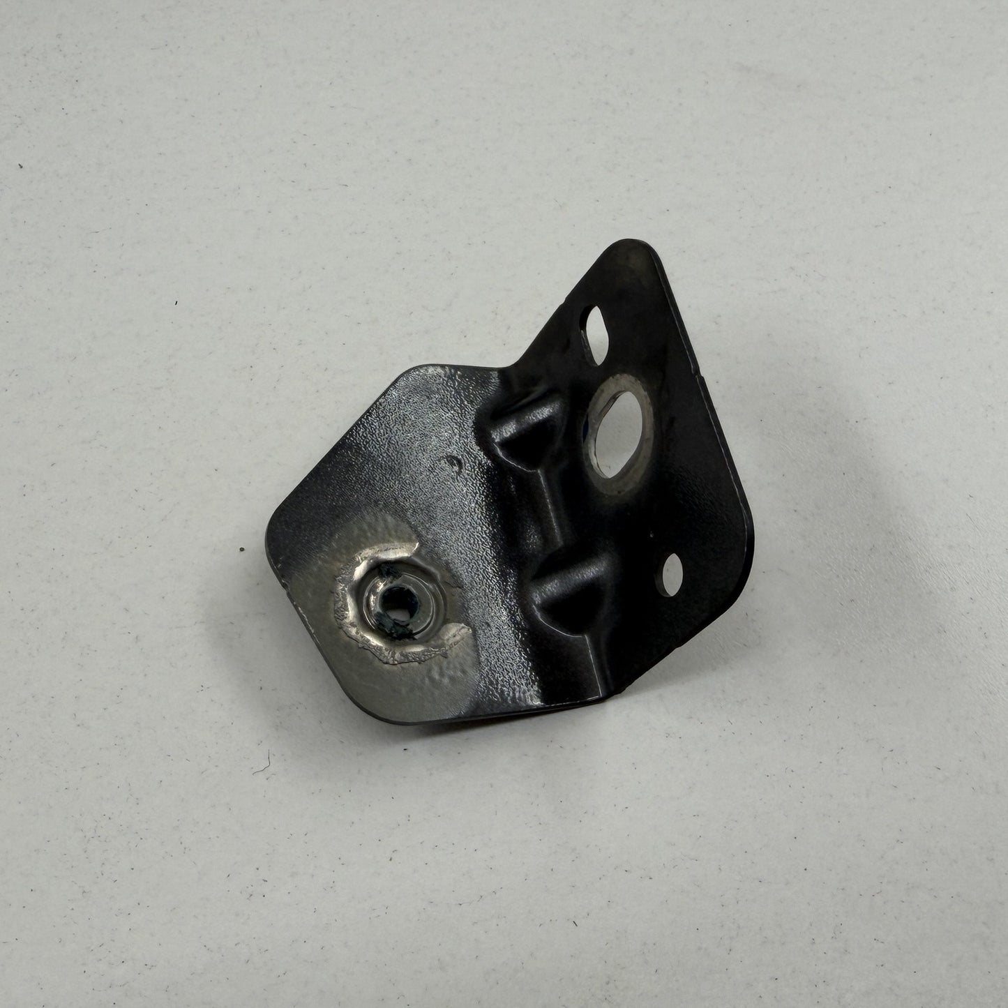 2022-2024 Rivian R1S Driver Left Front Fender Mount Bracket OEM