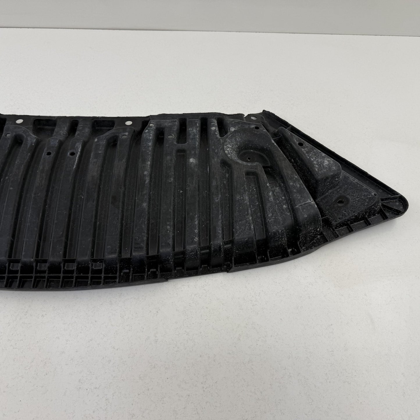 2008-2014 Mercedes C250 C300 C350 W204 Front Bumper Under Tray Splash Guard OEM