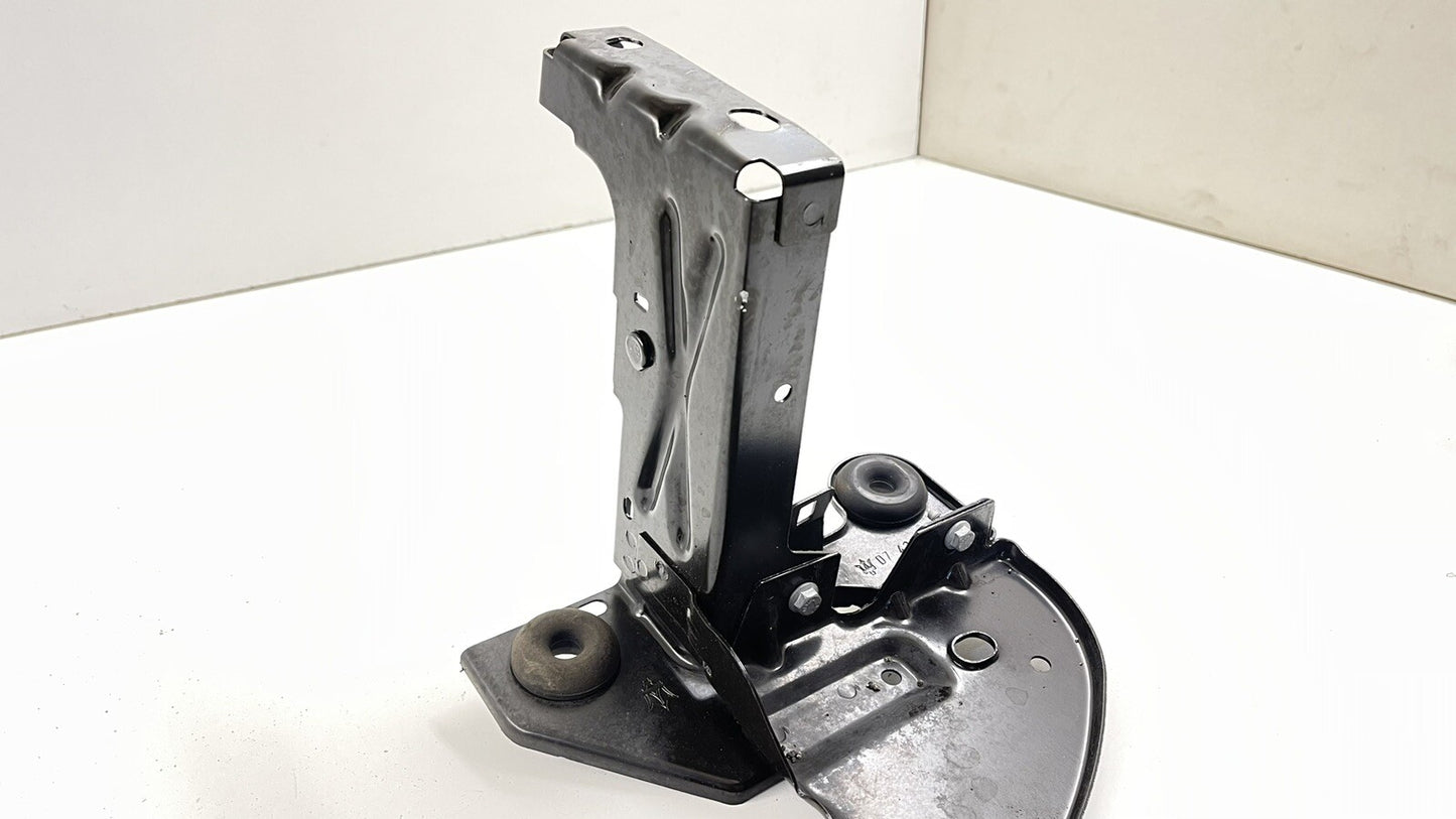 14-23 MASERATI QUATTROPORTE FRONT LOWER RADIATOR MOUNT SUPPORT BRACKET OEM