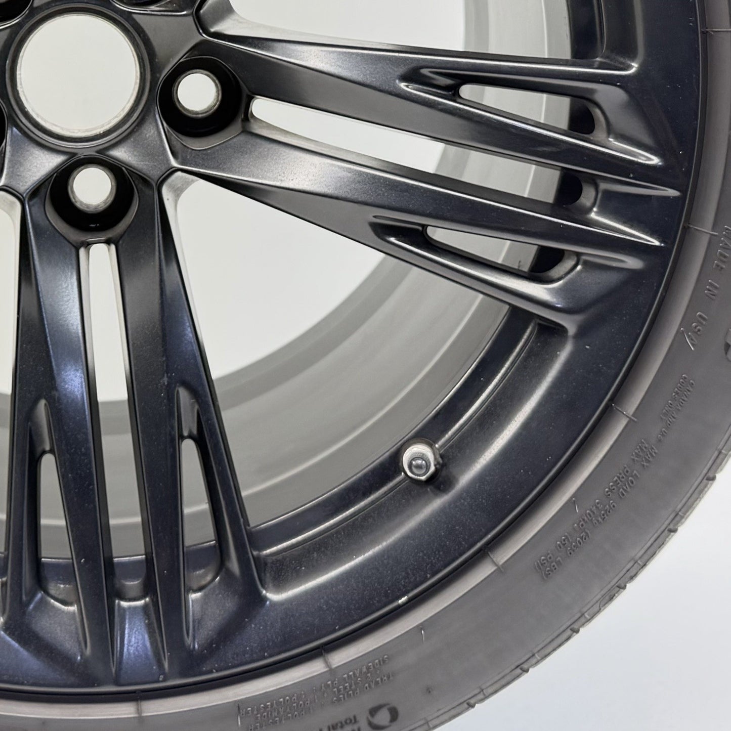 17-24 Chevrolet Camaro ZL1 1LE Rear Wheel Rim With Tire 19" 19x12 Factory OEM