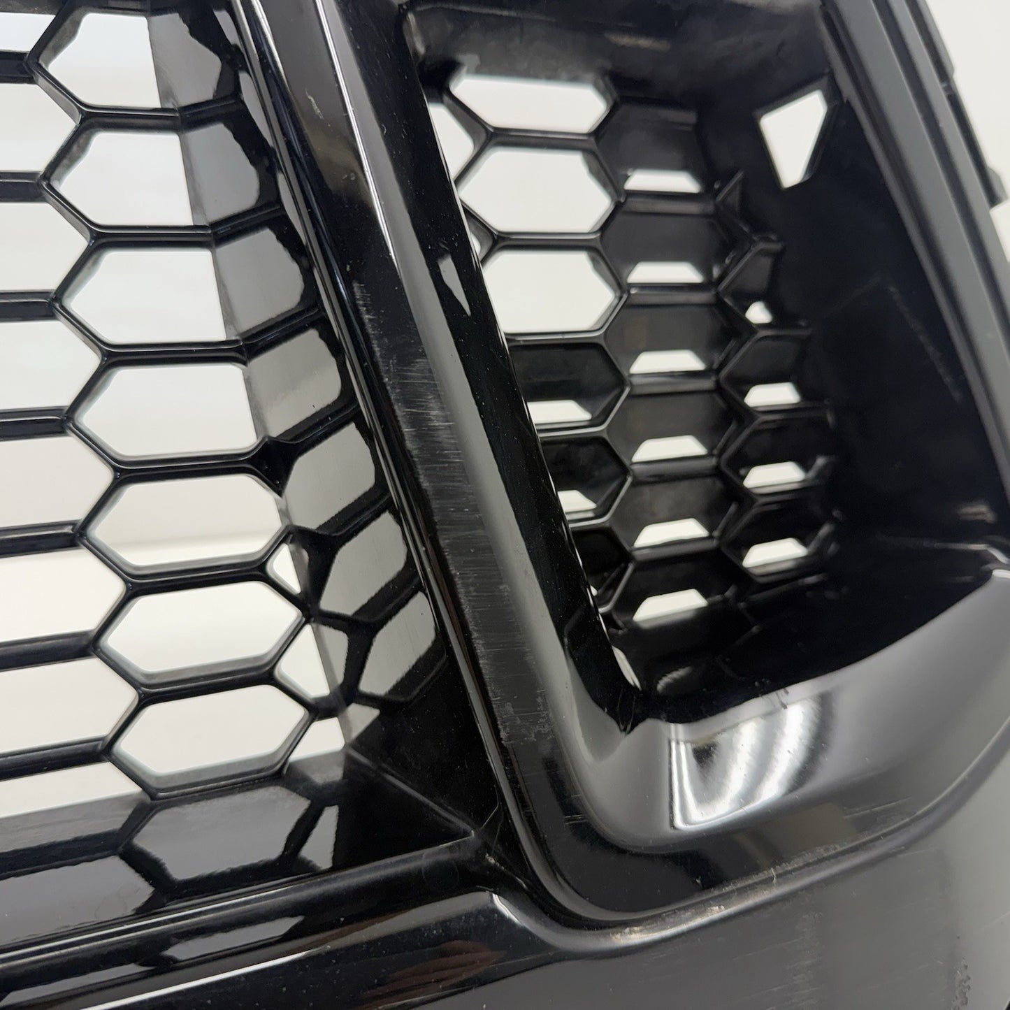 24-26 Ford Mustang GT Front Bumper Upper Grill Grille PR3B-8150-CBW OEM