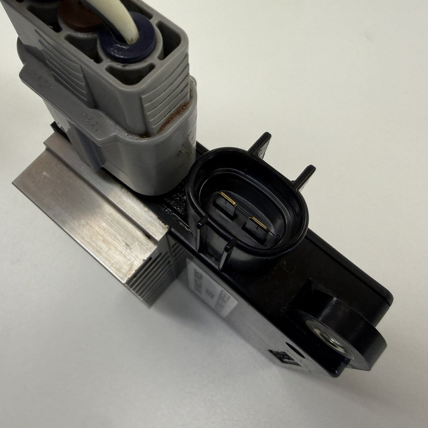 2021-2026 Lexus IS350 IS500 Radiator Cooling Fan Control Module 89257-26020 OEM