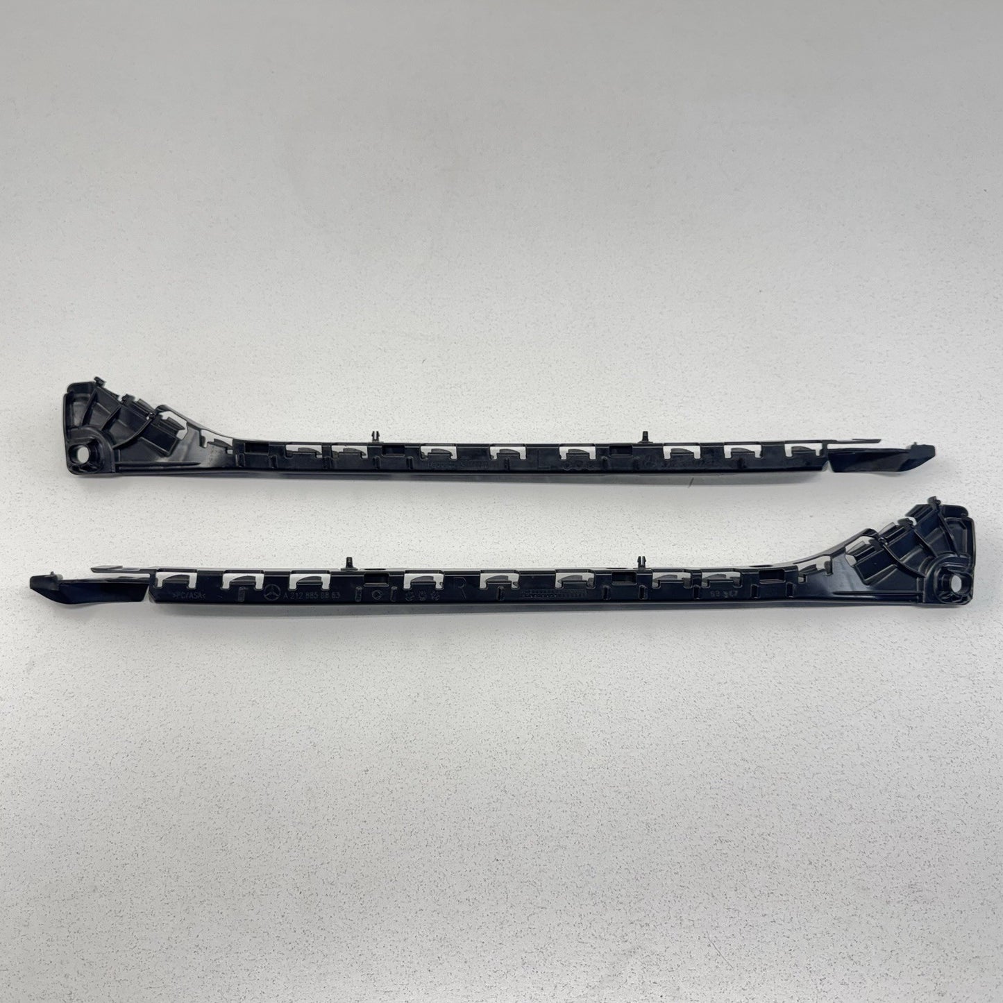 10-16 Mercedes E350 W212 Rear Bumper Lateral Support Bracket Pair Left Right OEM