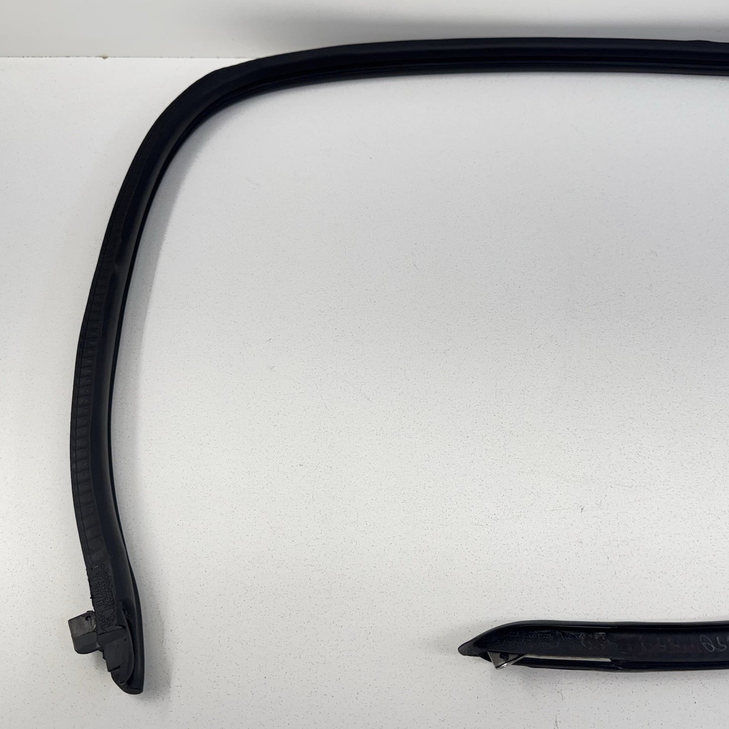 05-12 Porsche 911 997 Cabriolet Passenger Right Door Weatherstrip Seal OEM