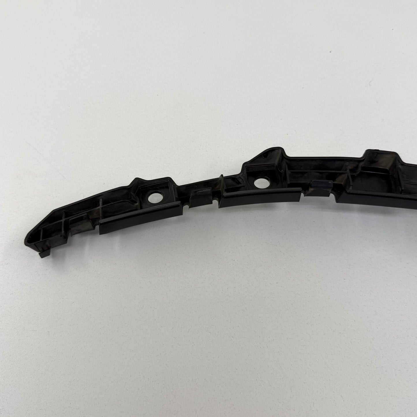 2022-2024 Rivian R1S Left Rear Quarter Bumper Retainer Bracket PT00045146-Y OEM