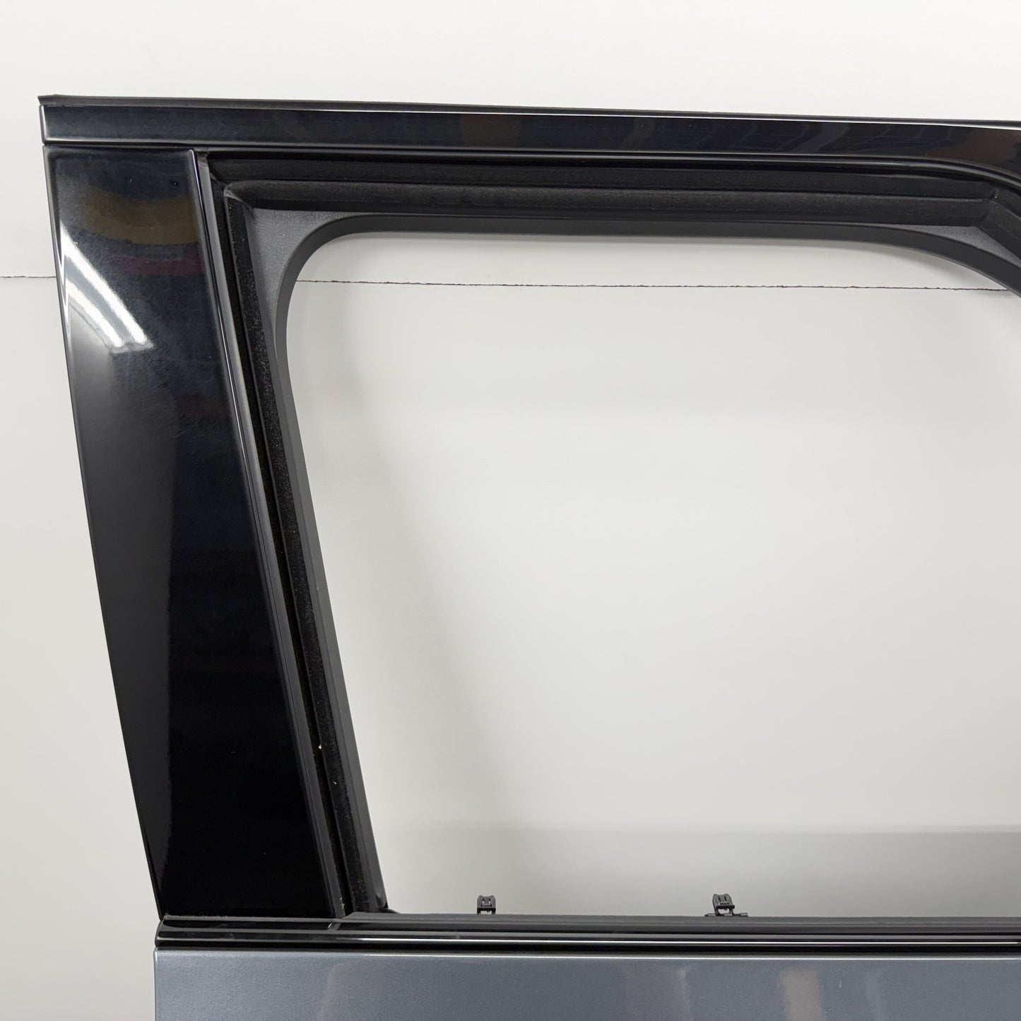 2022-2024 Rivian R1S Passenger Right Front Door Shell Complete W/ Glass OEM