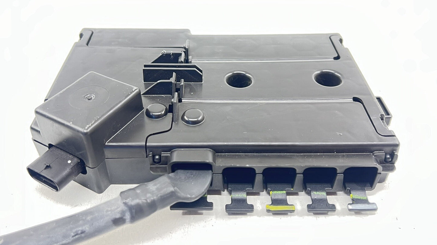 15-18 MERCEDES-BENZ C63S W205 POWER DISTRIBUTION FUSE RELAY JUNCTION BOX OEM