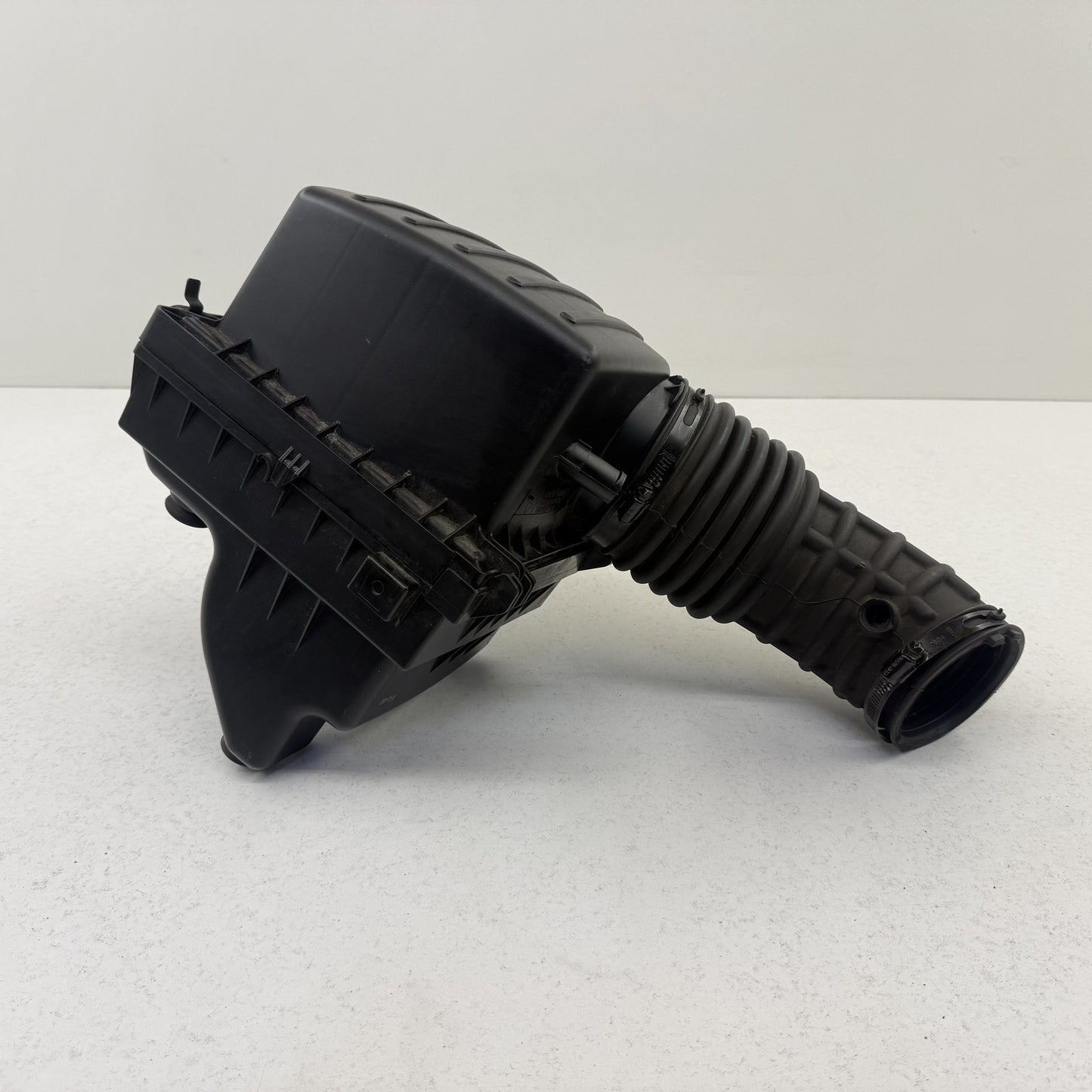 2018-2026 Dodge Durango SRT 392 6.4L Air Cleaner Box Air Filter Intake Box OEM