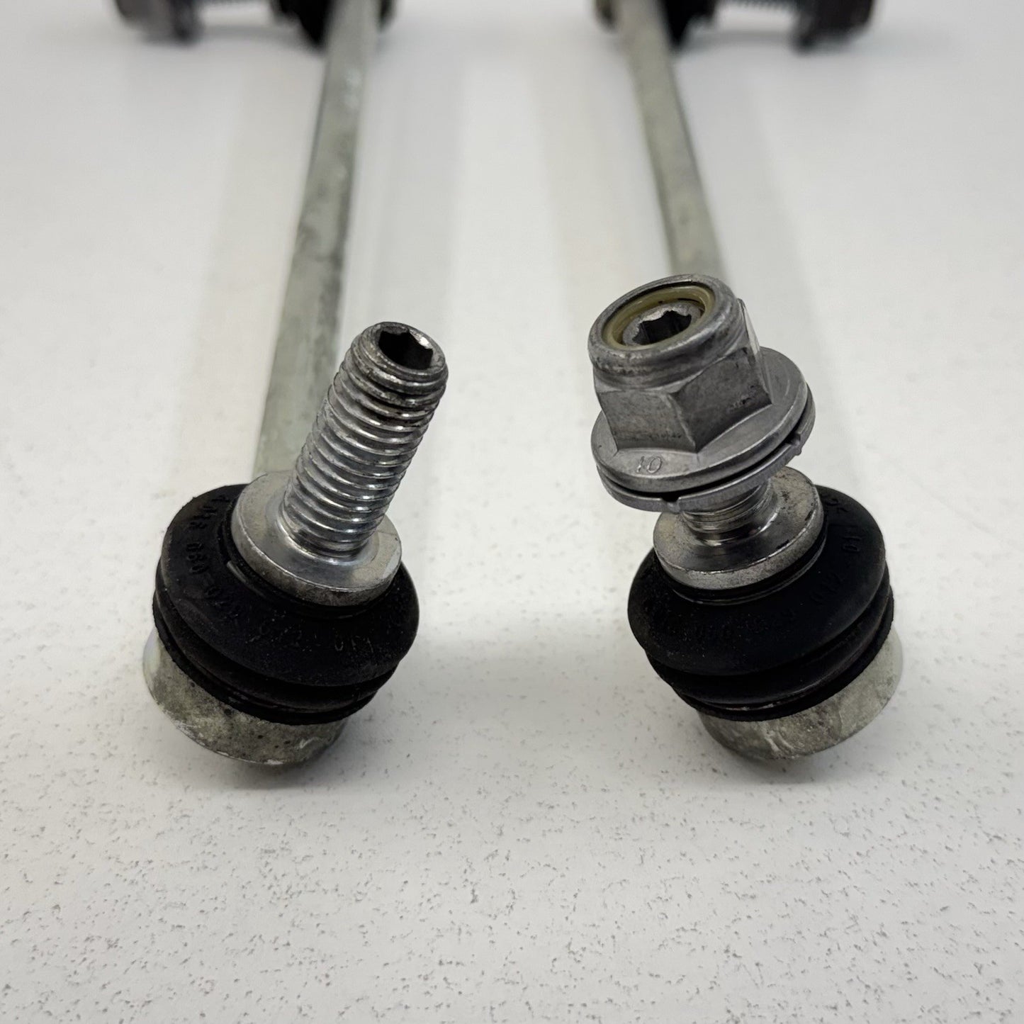 16-24 Chevrolet Camaro Front Stabilizer Sway Bar End Link Pair Left & Right OEM