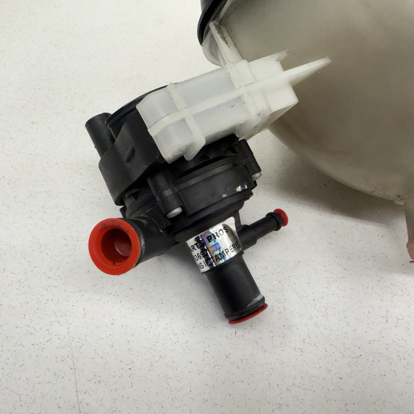 12-18 Mercedes W218 CLS550 Coolant Reservoir Overflow Expansion Tank OEM