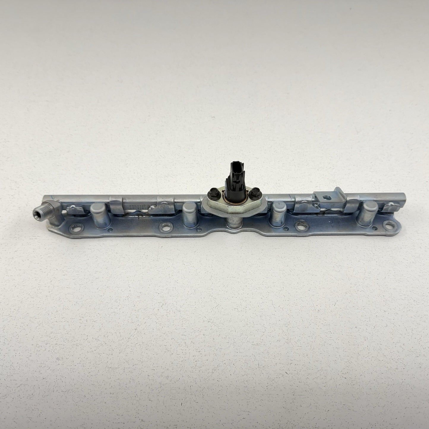 23-25 Toyota Prius Lower Fuel Delivery Rail With Fuel Oil Pressure Sensor OEM