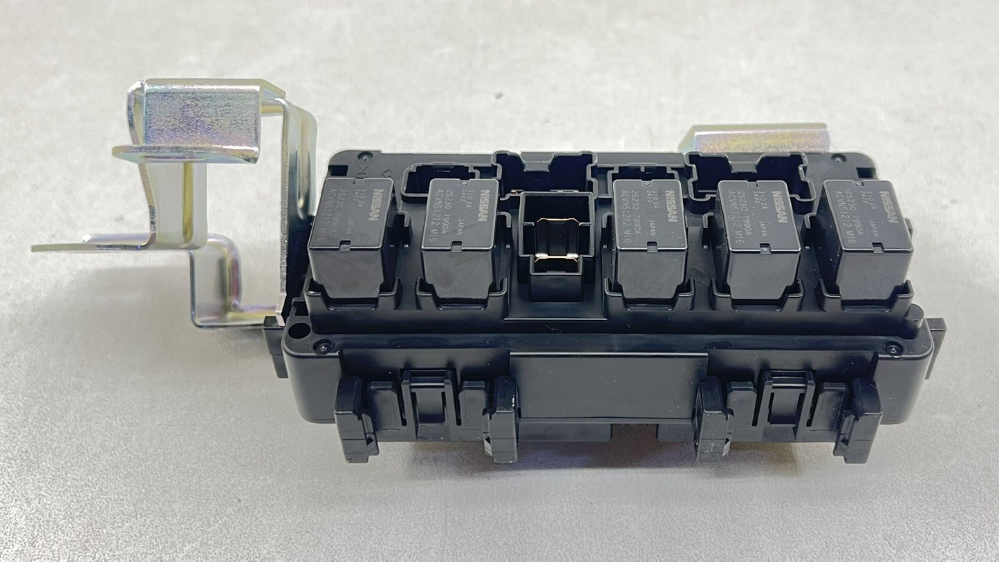 22-25 NISSAN Z INTERIOR CABIN FUSE RELAY JUNCTION BOX WITH BRACKET OEM