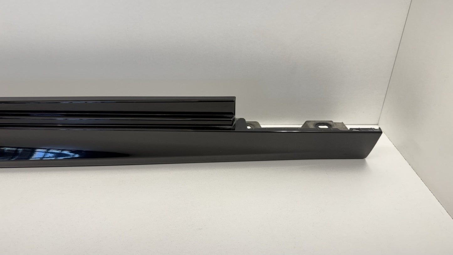 12-16 BMW M5 F10 Passenger Right Side Skirt Rocker Panel Cover Black OEM