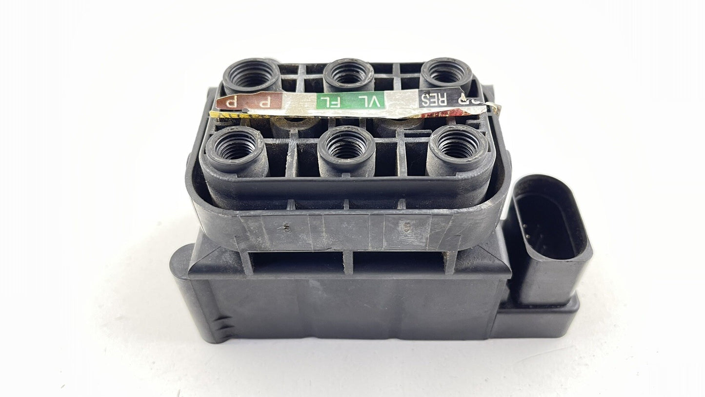 07-09 MERCEDES BENZ W221 S550 AIRMATIC AIR SHOCK SUSPENSION VALVE BLOCK OEM