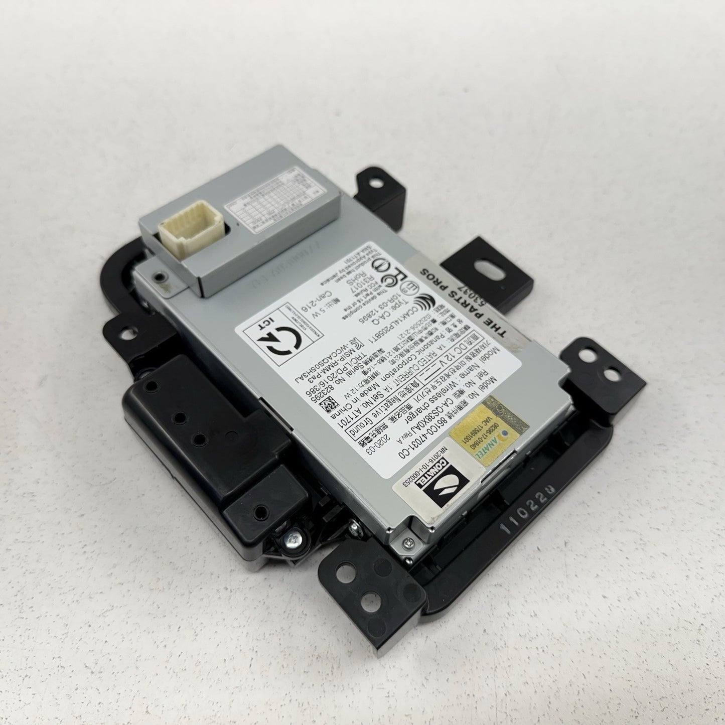 19-22 Toyota Prius / Prius Prime Wireless Phone Charging Pad Control Module OEM