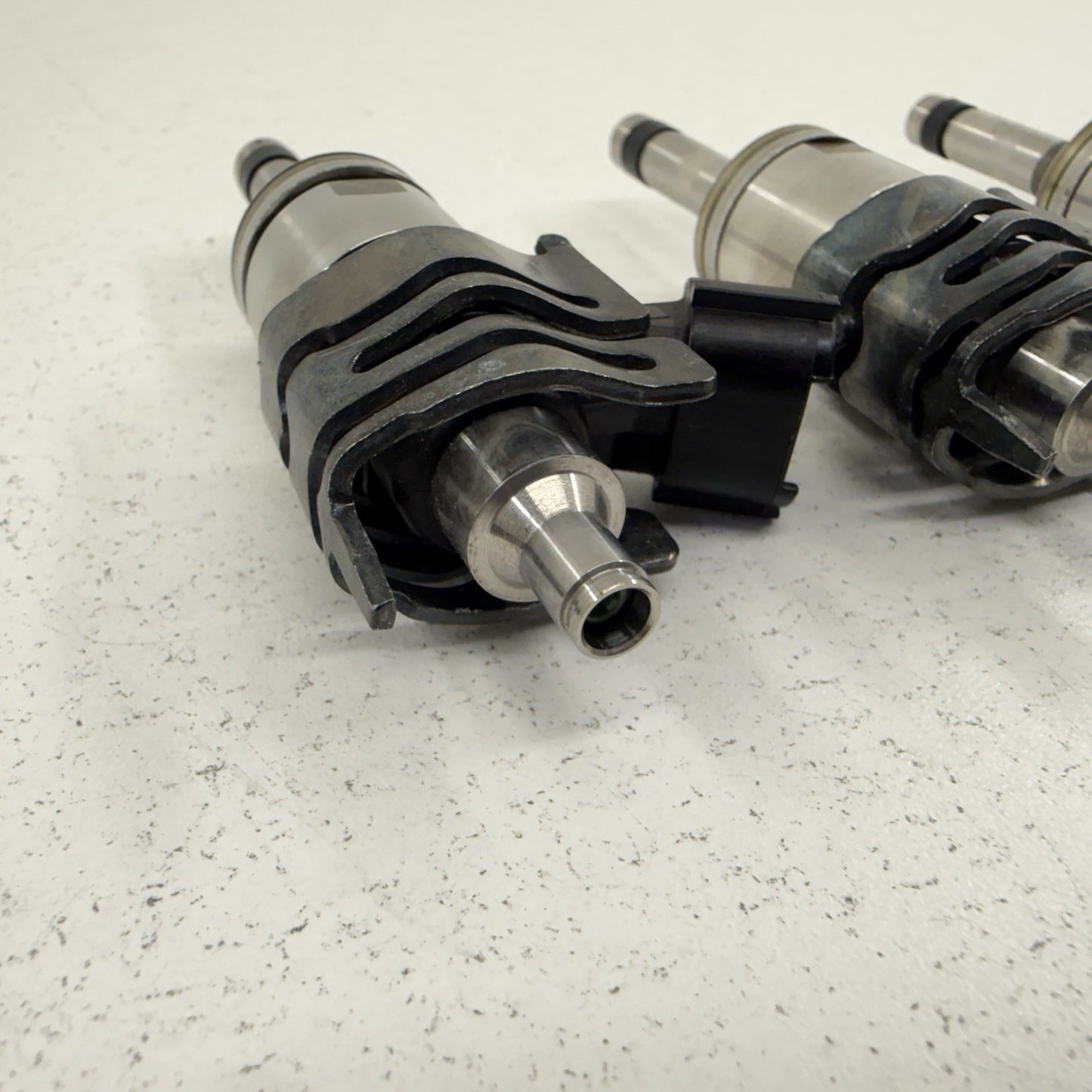 23-25 Toyota Prius Engine Motor Fuel Injector Set 23250-24010 OEM