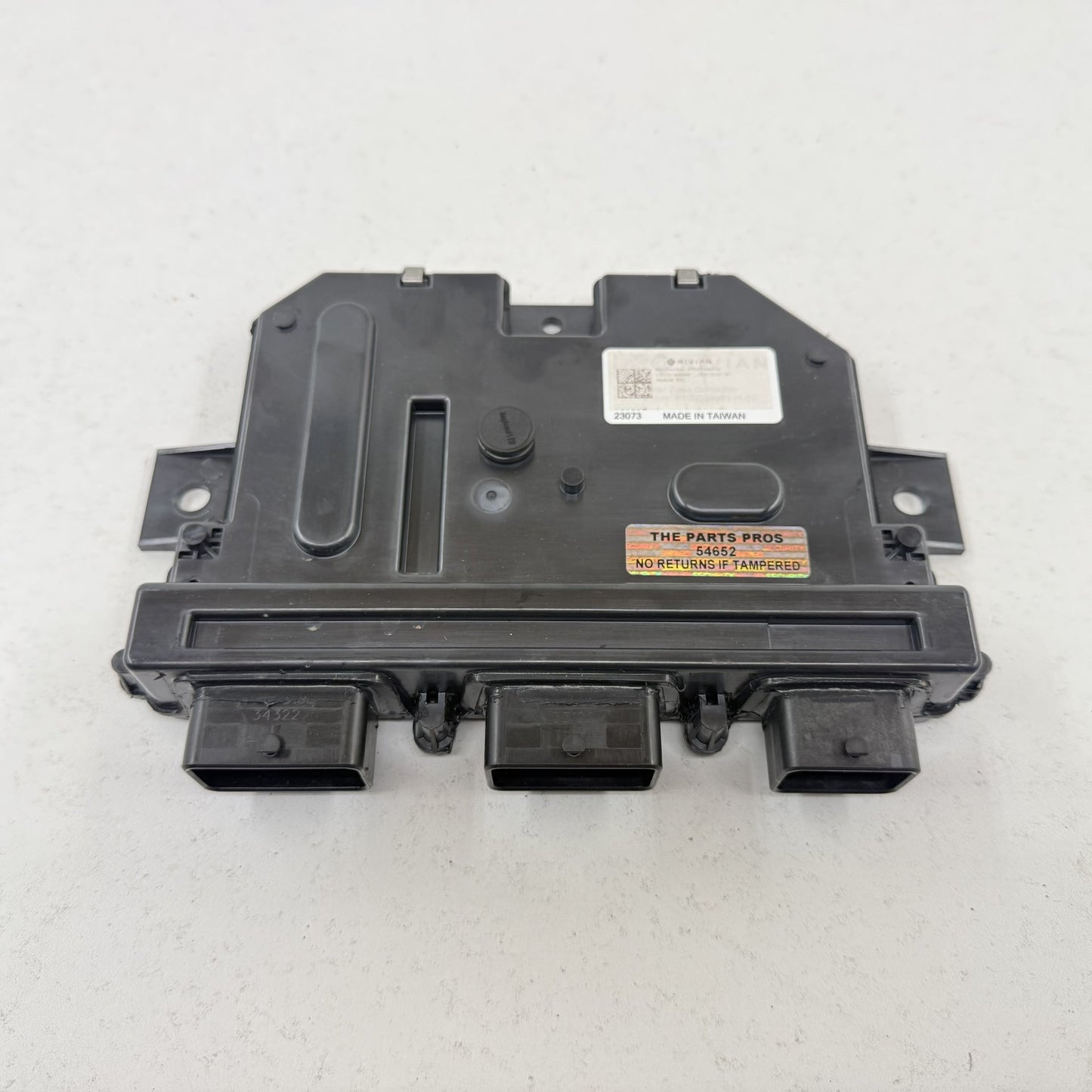 2022-2024 Rivian R1S R1T Power Bed Tailgate Control Module PT00054997-H OEM
