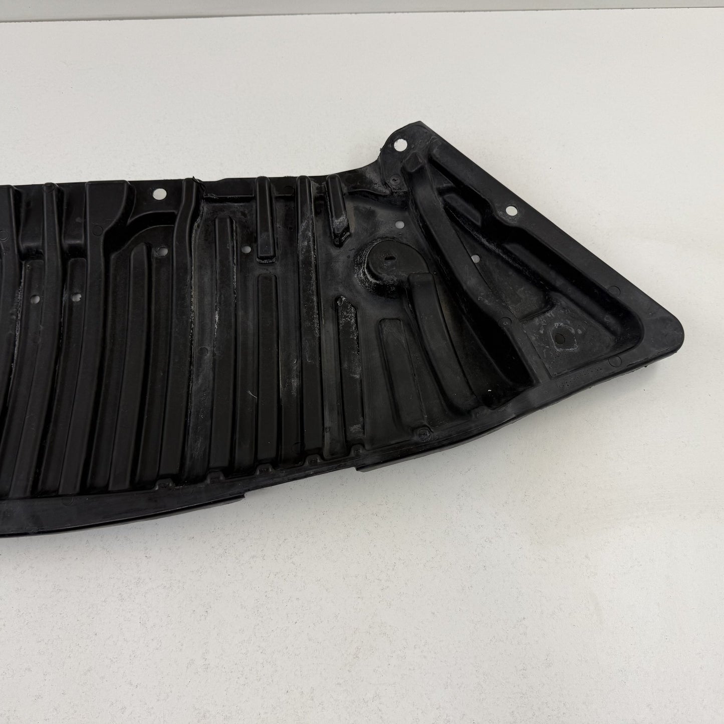 2008-2014 Mercedes C250 C300 C350 W204 Front Bumper Under Tray Splash Guard OEM