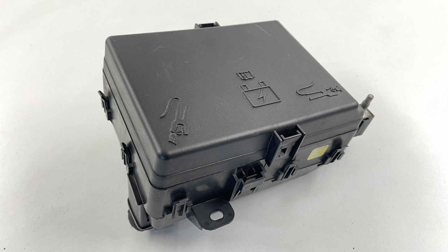 14-15 MASERATI GHIBLI M157 ENGINE BATTERY FUSE RELAY JUNCTION BOX 670008649 OEM