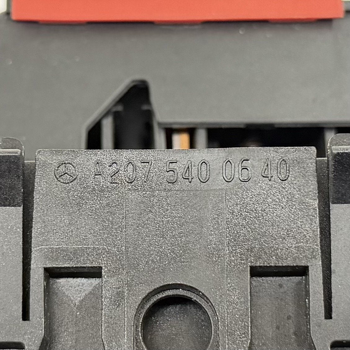 08-14 Mercedes C250 W204 Engine Bay Battery Power Distribution Junction Box OEM