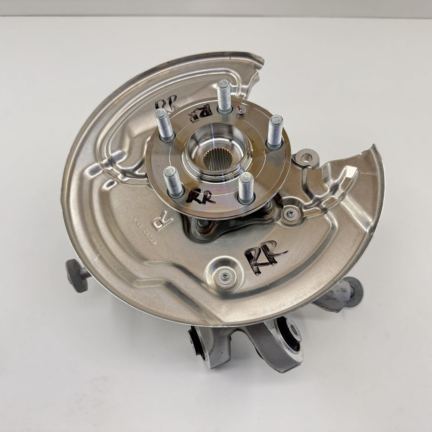 2023-2025 Honda Pilot Right Rear Spindle Knuckle Hub Wheel Bearing OEM