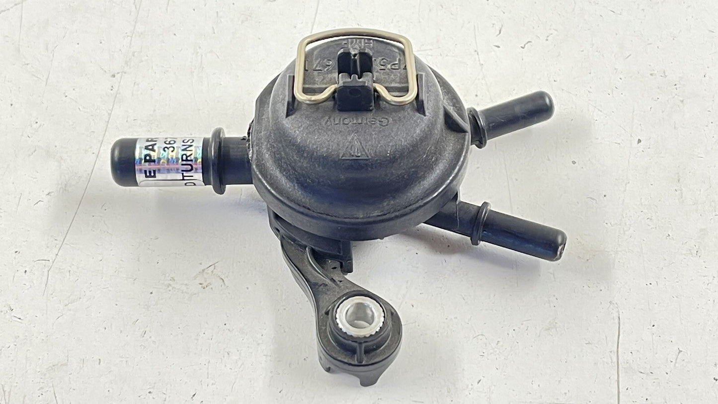 10-16 PORSCHE PANAMERA MOTOR ENGINE COOLANT BLEEDER VALVE 7P5121671 OEM