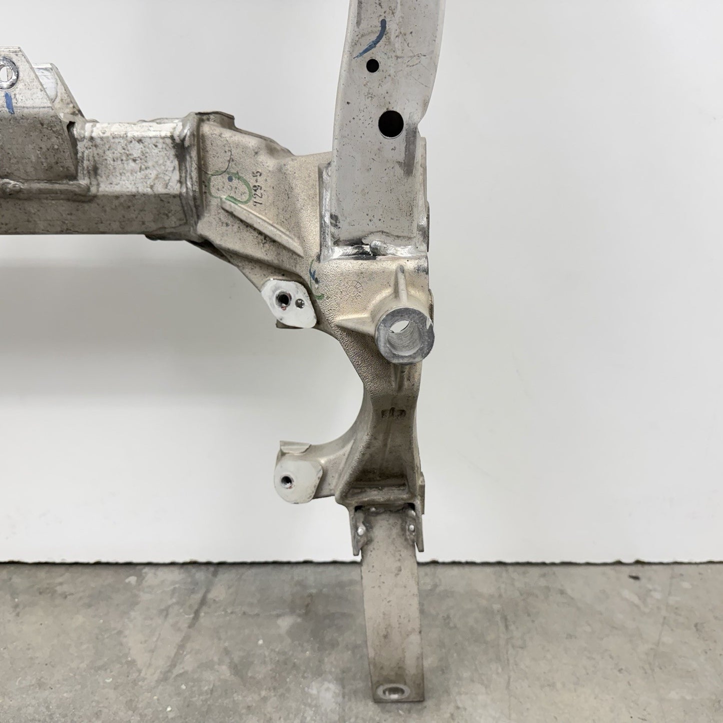 16-24 Chevrolet Camaro SS 6.2L V8 Front Engine Cradle Subframe Crossmember OEM