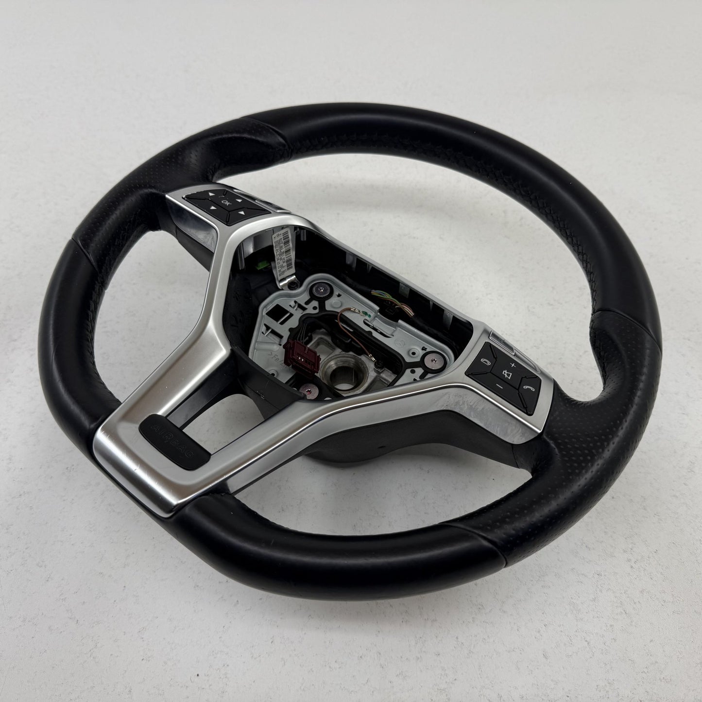 2012-2014 Mercedes-Benz C250 W204 Flat Bottom Sport Steering Wheel Black OEM