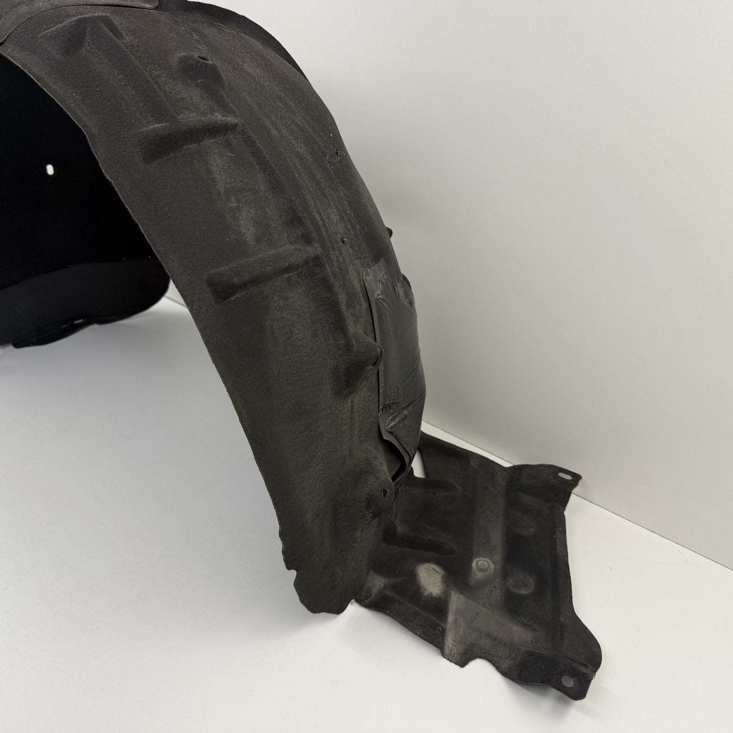 2014-2017 Mercedes S550 W222 Left Front Fender Liner Wheel Arch Splash Guard OEM