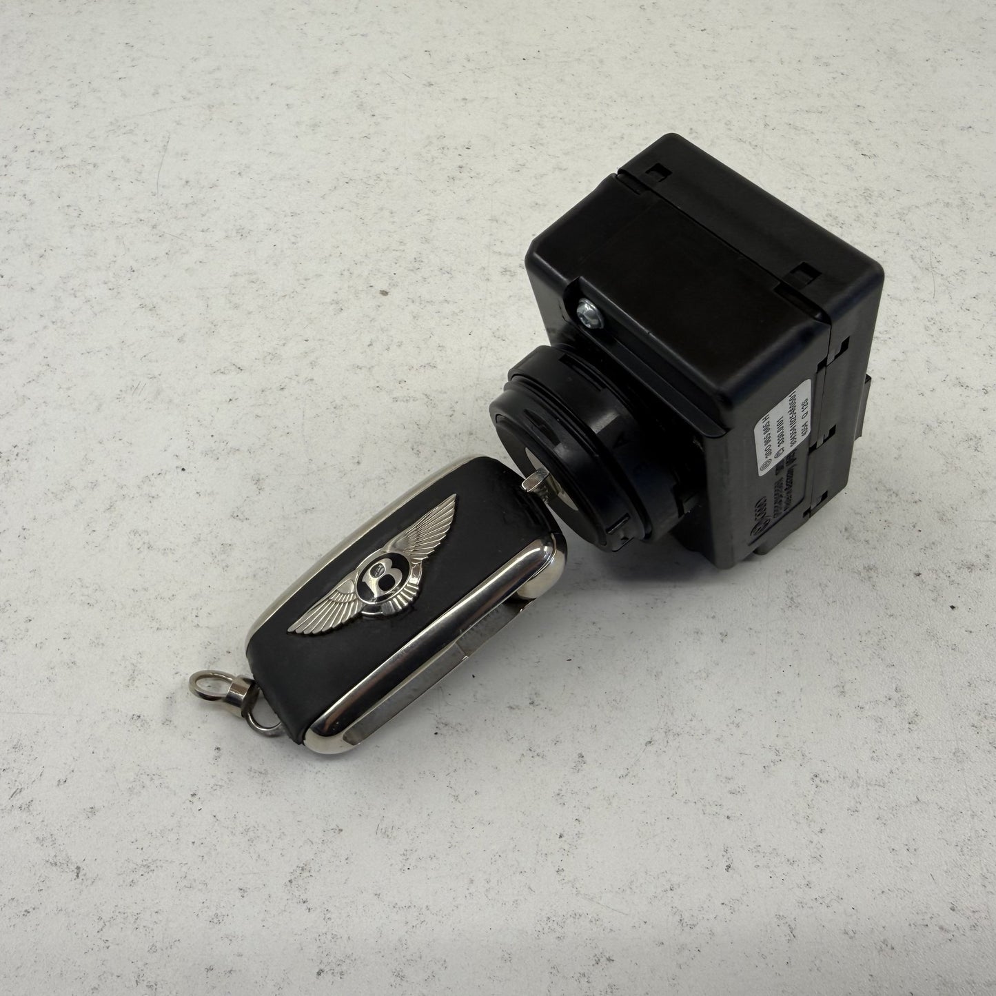 2014-2018 Bentley Flying Spur Ignition Switch Module W/ Key 3D0905865H OEM