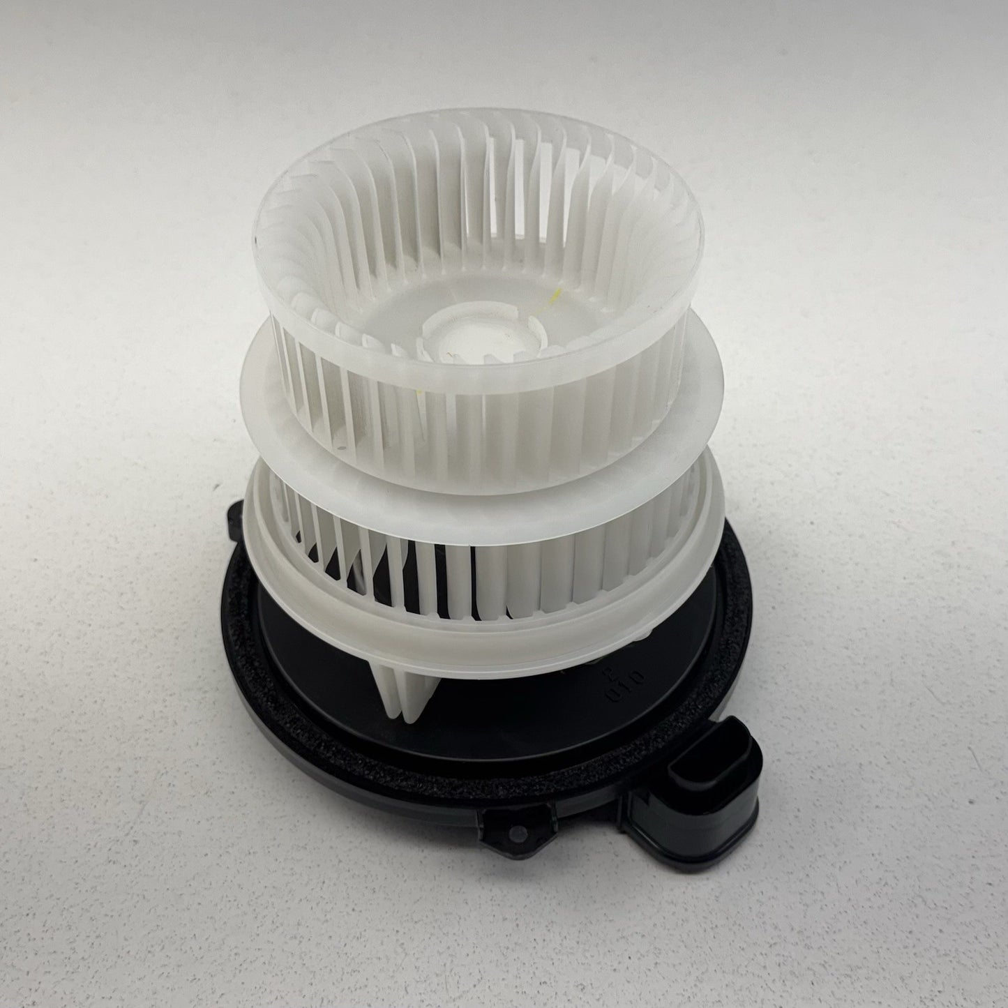 21-26 Lexus IS300 IS350 IS500 HVAC AC Air Temperature Fan Blower Motor Wheel OEM