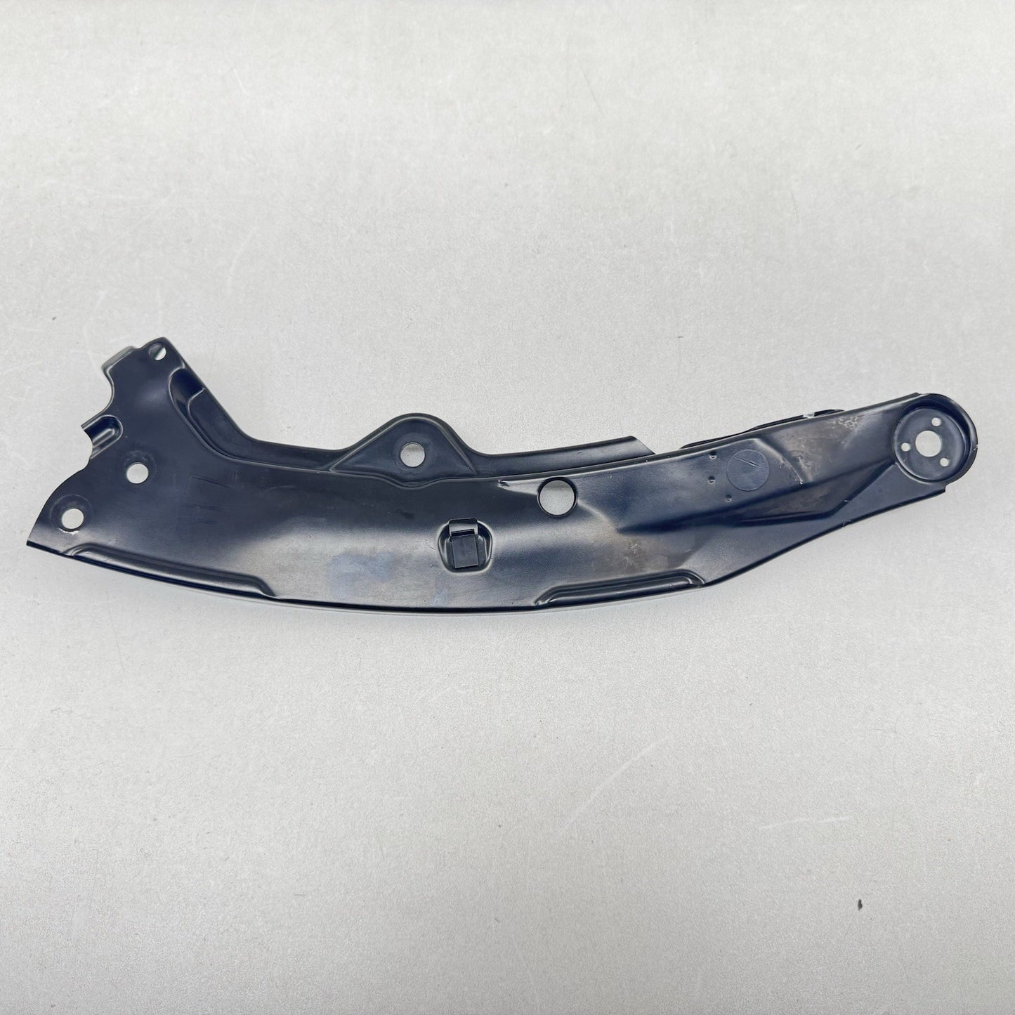 22-25 VOLKSWAGEN GOLF R MK8 UPPER RADIATOR SUPPORT HEADLIGHT BRACKET PAIR OEM