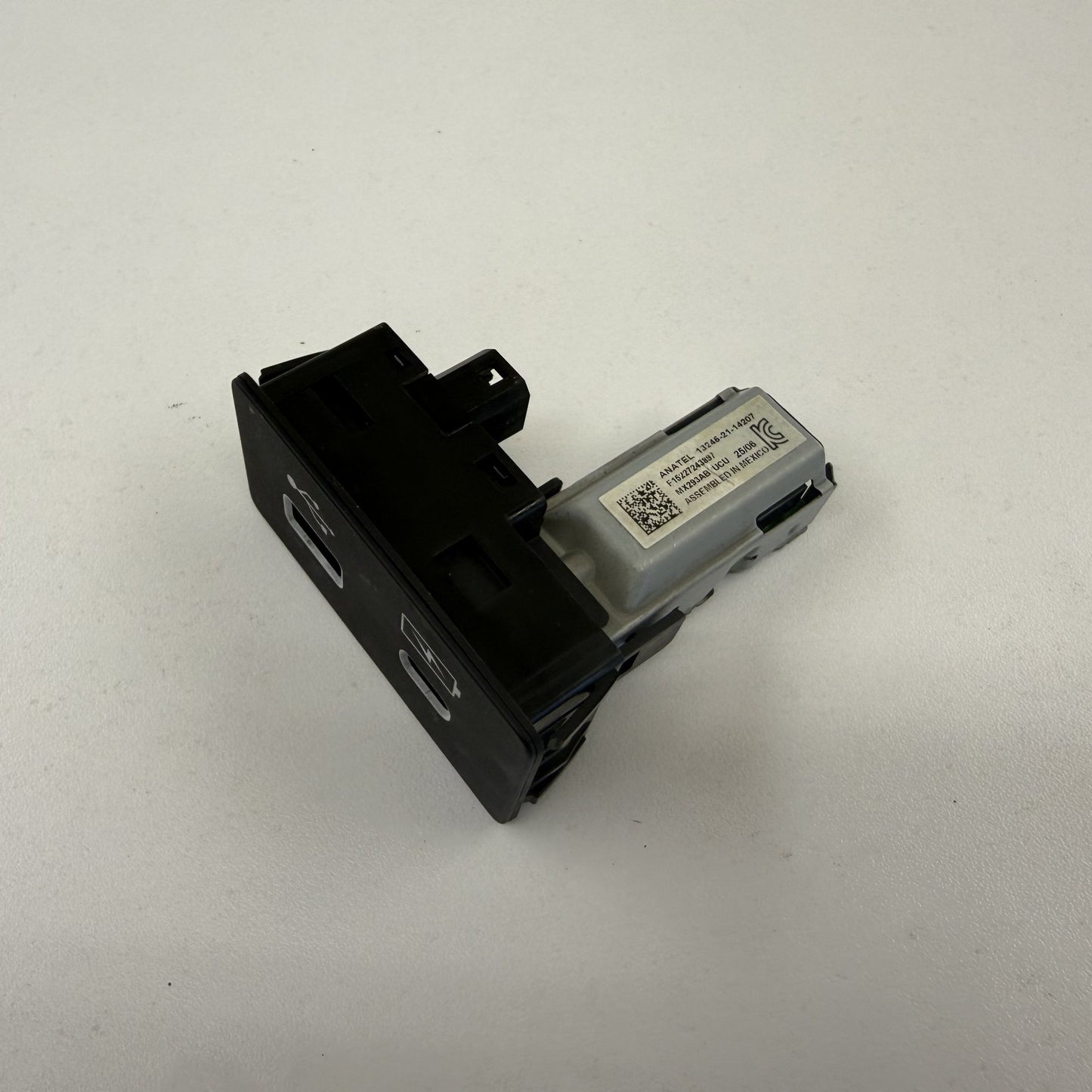 2023-2025 Honda Pilot Front Dual USB Charge Port 8A360-3T0-J01 OEM