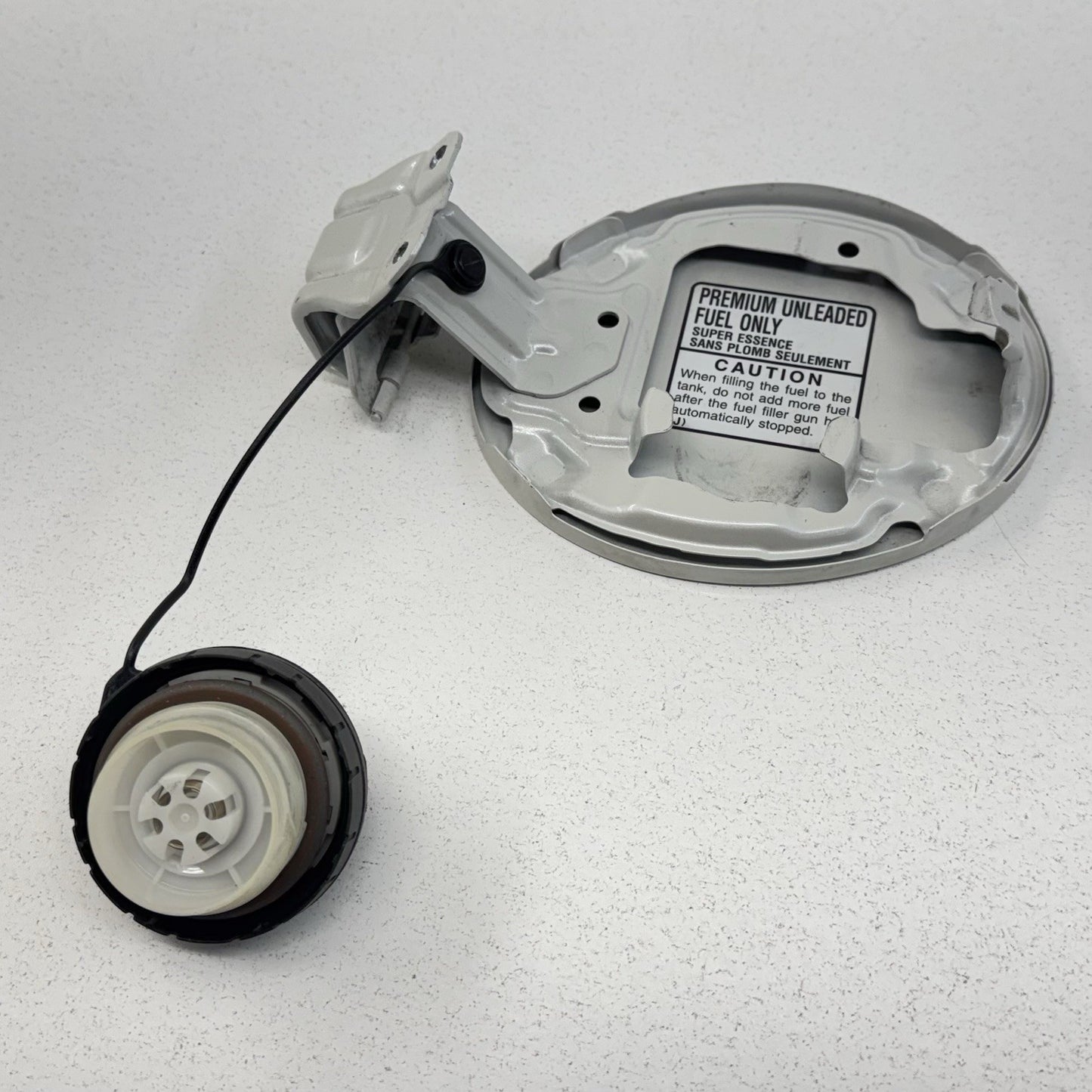 13-20 Subaru BRZ 86 FR-S Fuel Tank Gas Cap Door Lid Cover Satin White OEM