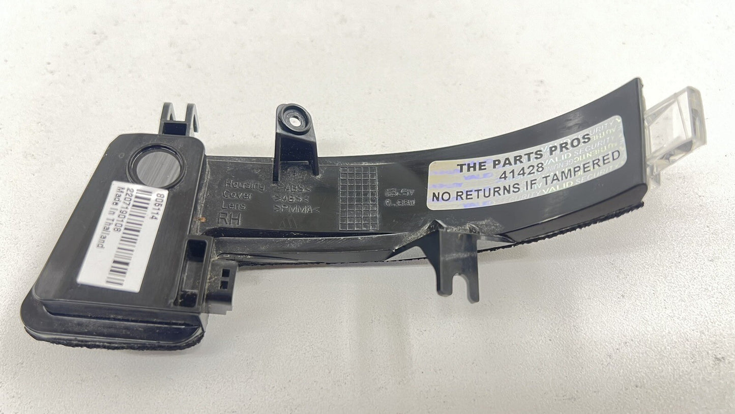 22-24 CADILLAC CT5 V BLACKWING RIGHT FRONT DOOR MIRROR TURN SIGNAL LIGHT OEM