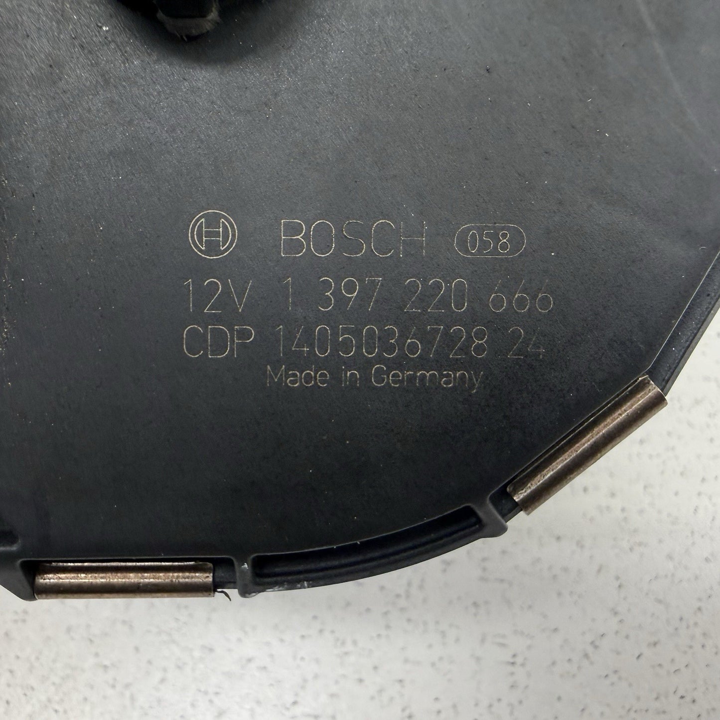 12-18 Mercedes W218 CLS550 Front Windshield Wiper Motor OEM