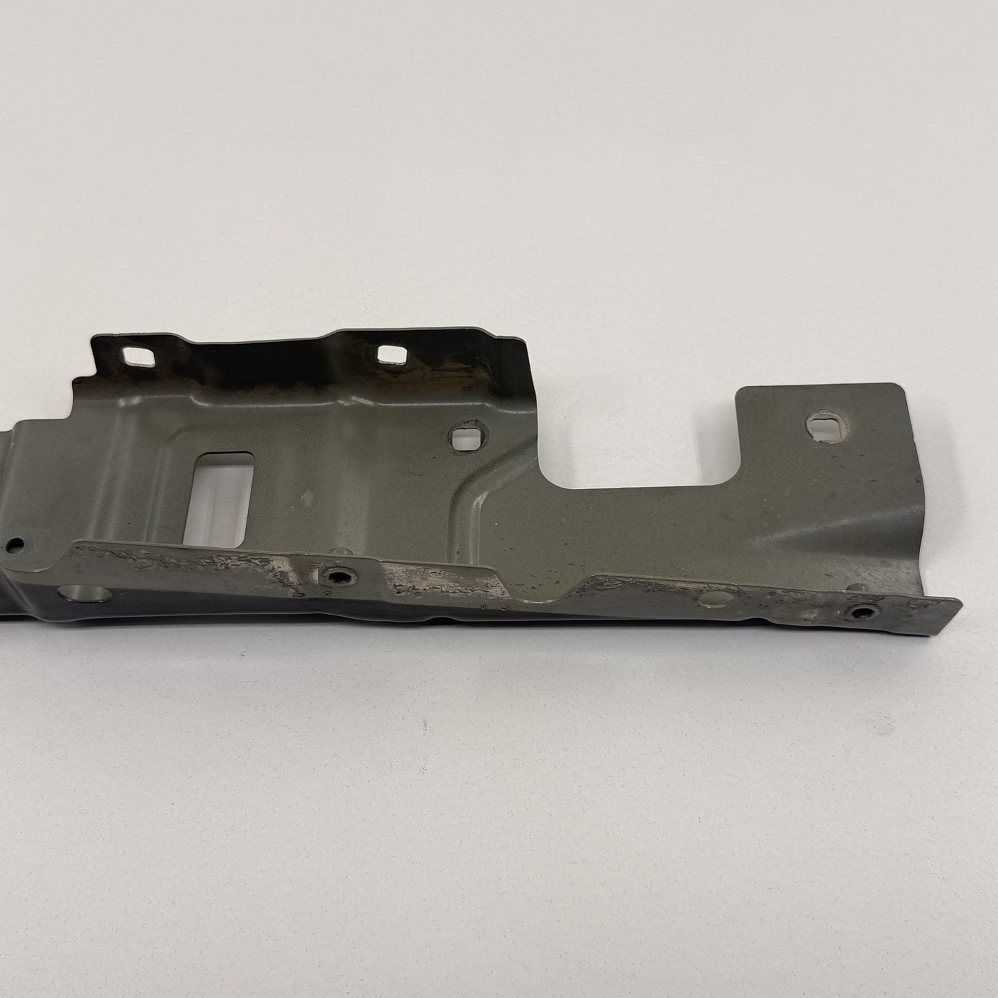 2022-2024 Rivian R1S Passenger Right Front Fender Mount Bracket OEM