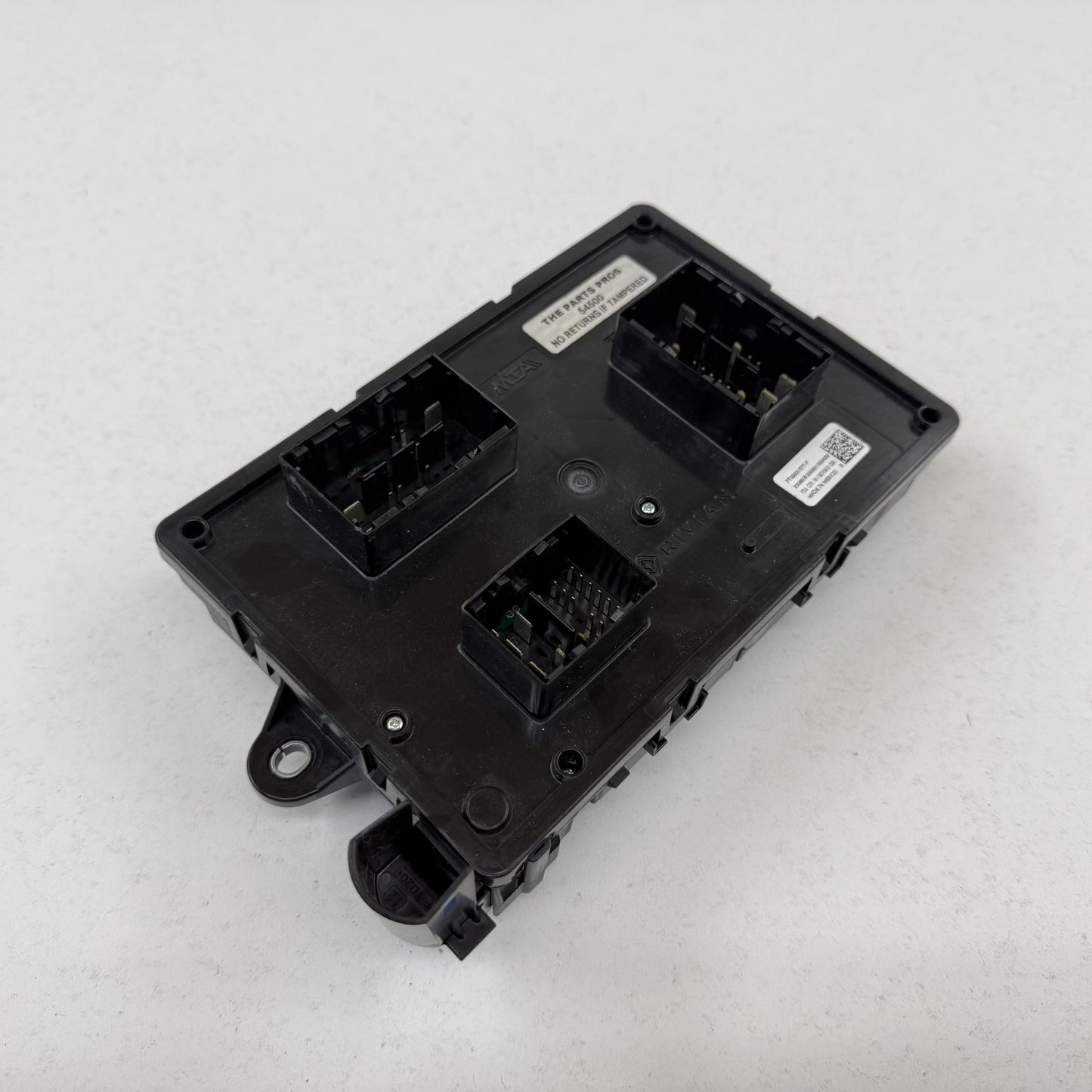 2022-2024 Rivian R1S R1T Right Cabin Fuse Relay Junction Box PT00031577-F OEM