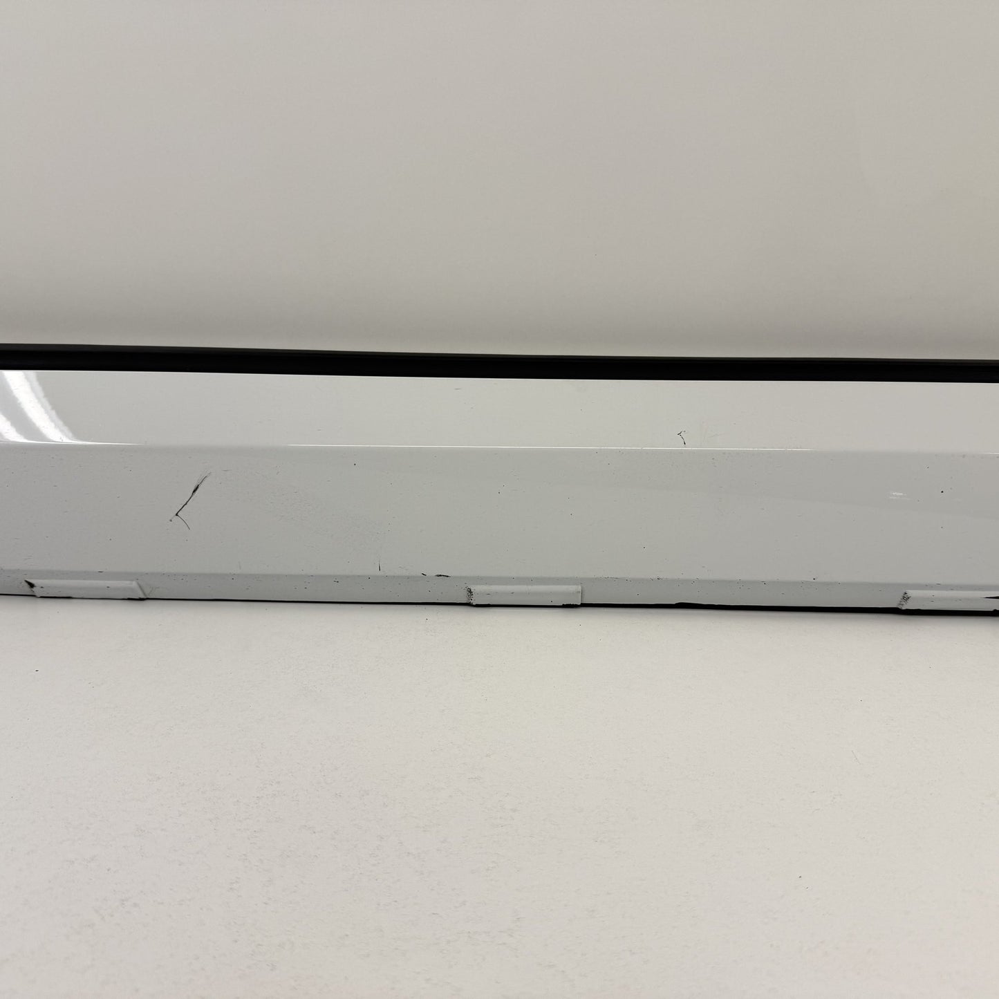 2010-2015 Chevrolet Camaro SS Driver Left Side Skirt Rocker Panel Cover Trim OEM