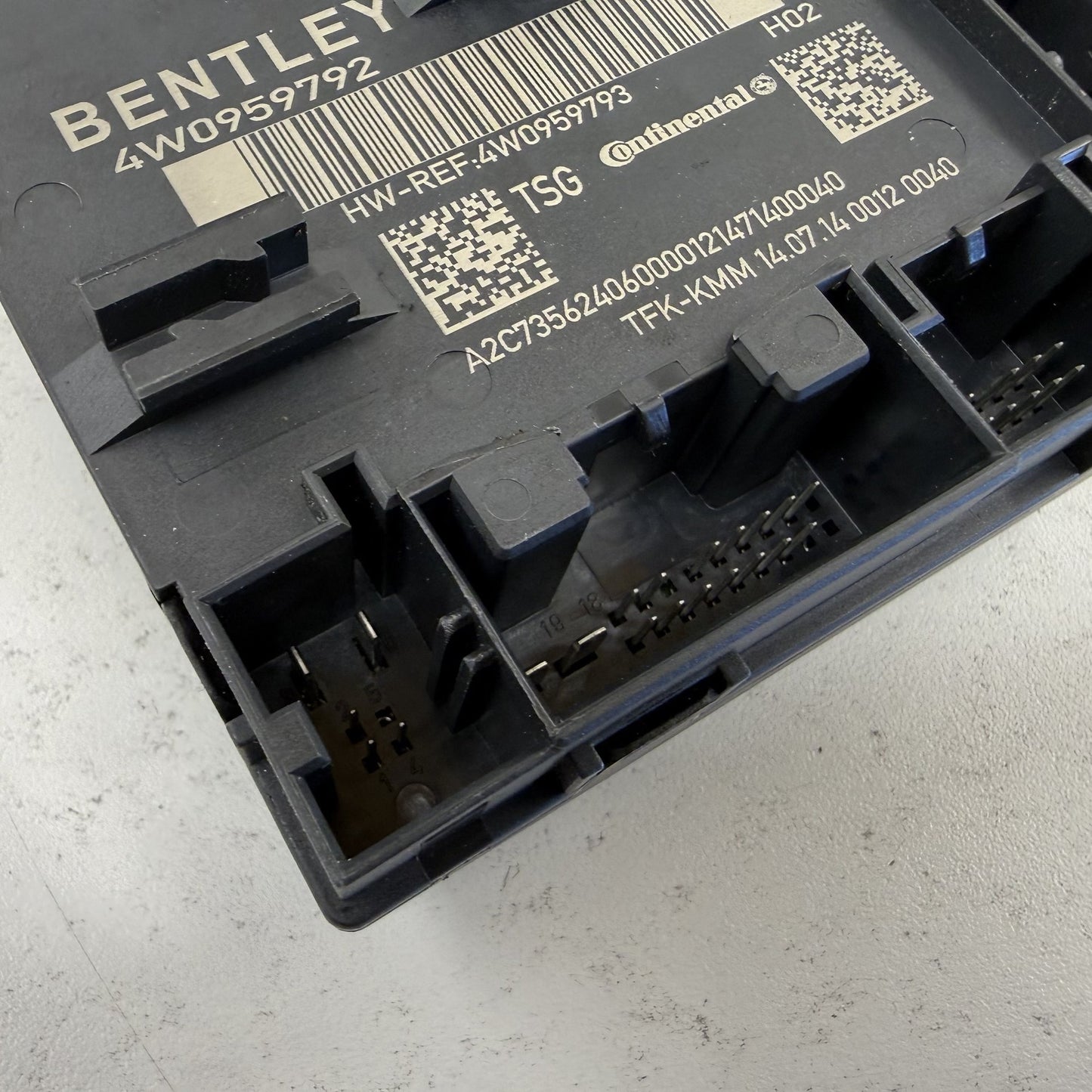 2014-2018 Bentley Flying Spur Right Front Door Control Module 4W0959792 OEM