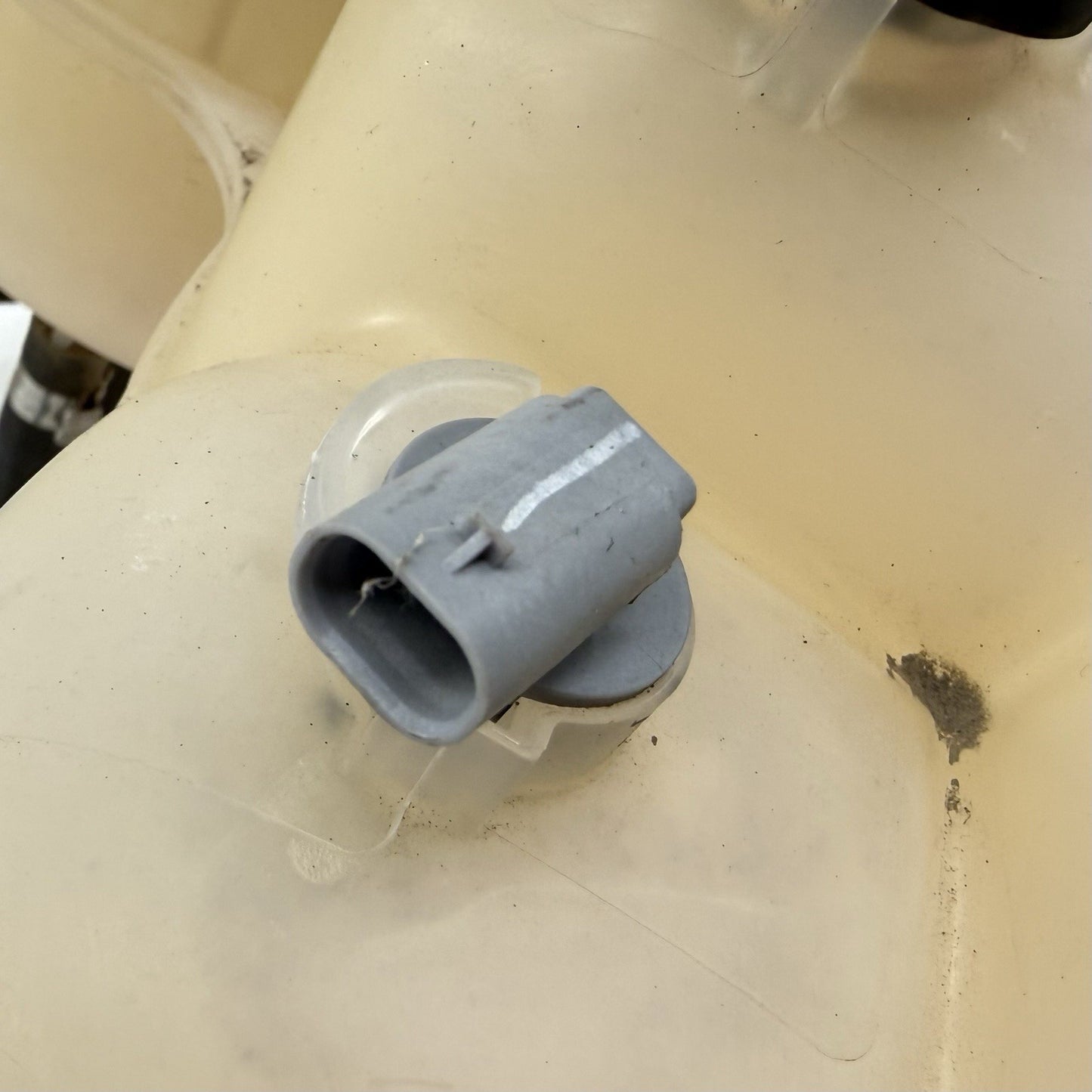 19-25 Ram 2500 3500 Coolant Reservoir Overflow Expansion Tank Bottle OEM