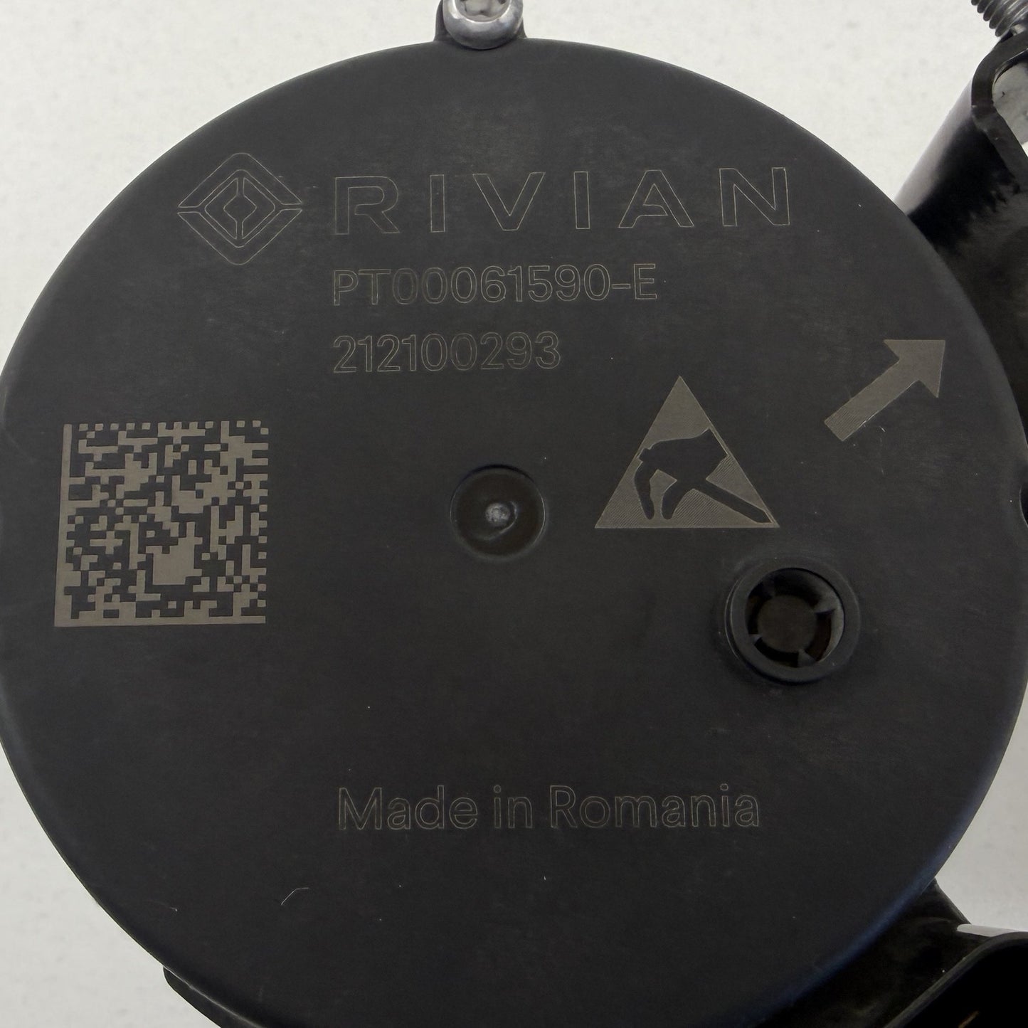 2022-2024 Rivian R1S Left Front Auxiliary Coolant Water Pump PT00061590-E OEM