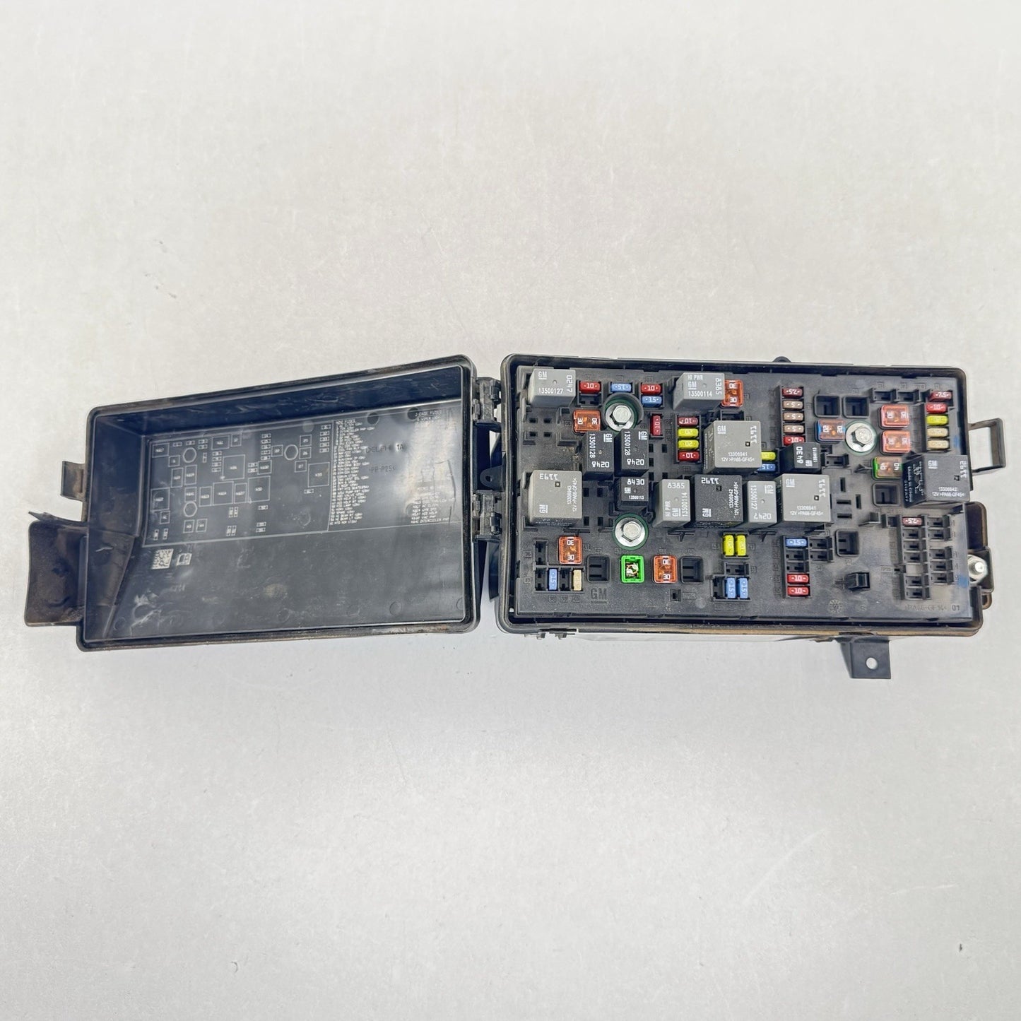 12-15 Chevrolet Camaro ZL1 Engine Bay Fuse Box Module 22760637 OEM