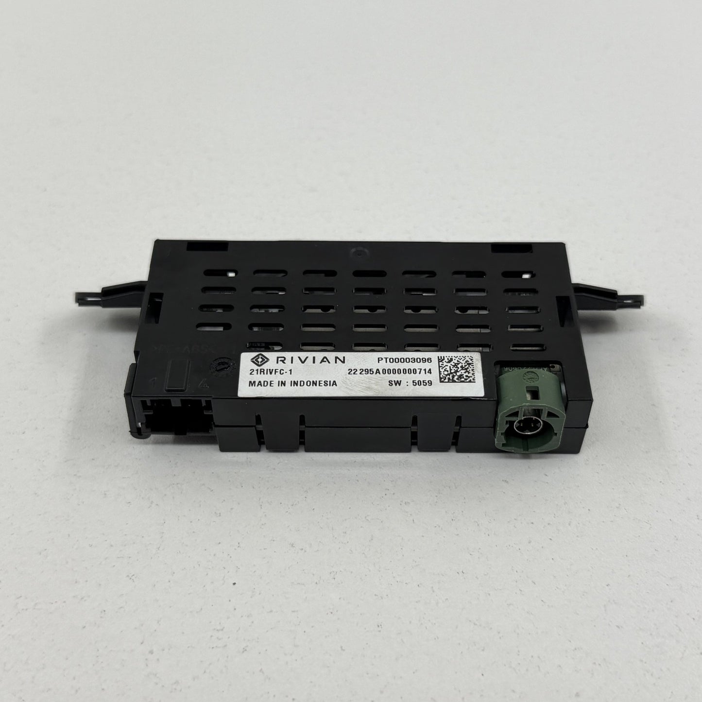 2022-2024 Rivian R1S R1T Console Dual USB Type C Charge Port PT00003096 OEM