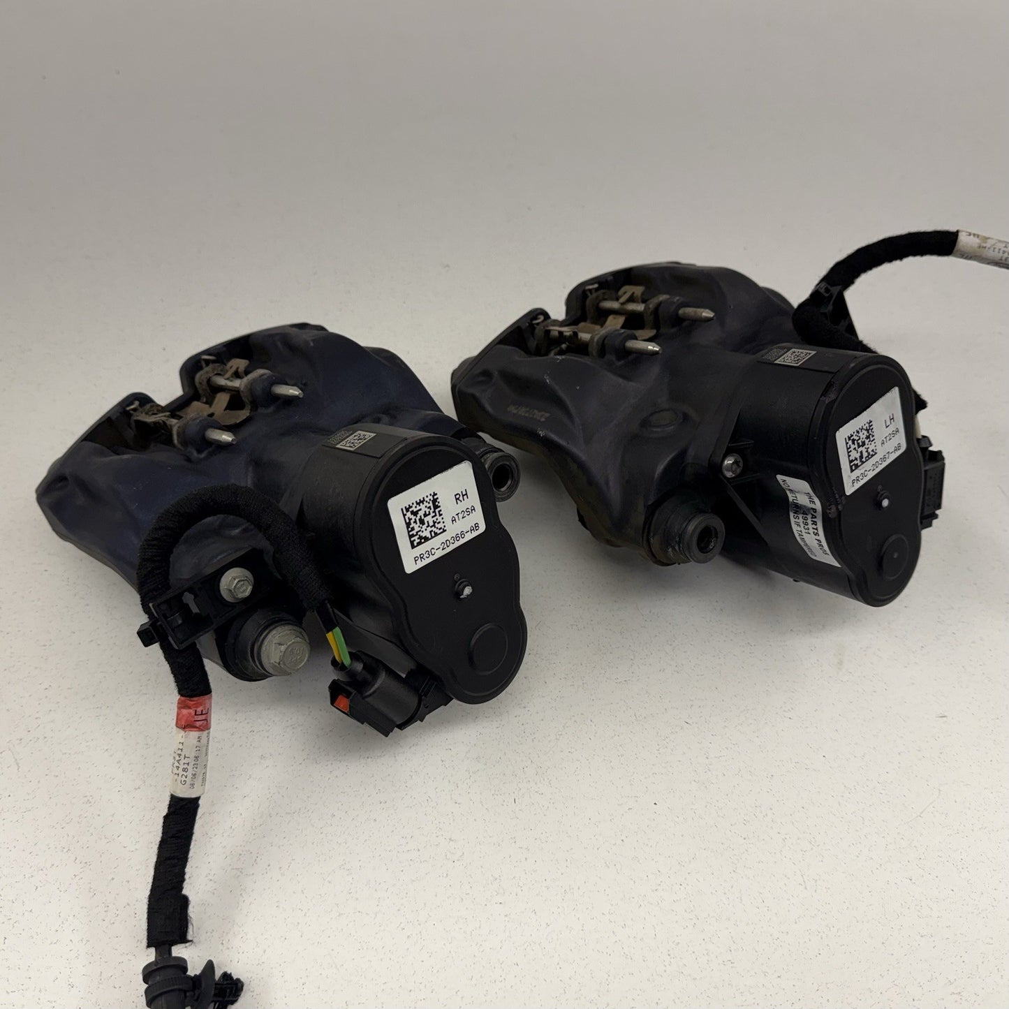 24-26 Ford Mustang GT Rear Parking Park Drift Brake Caliper Pair Left Right OEM