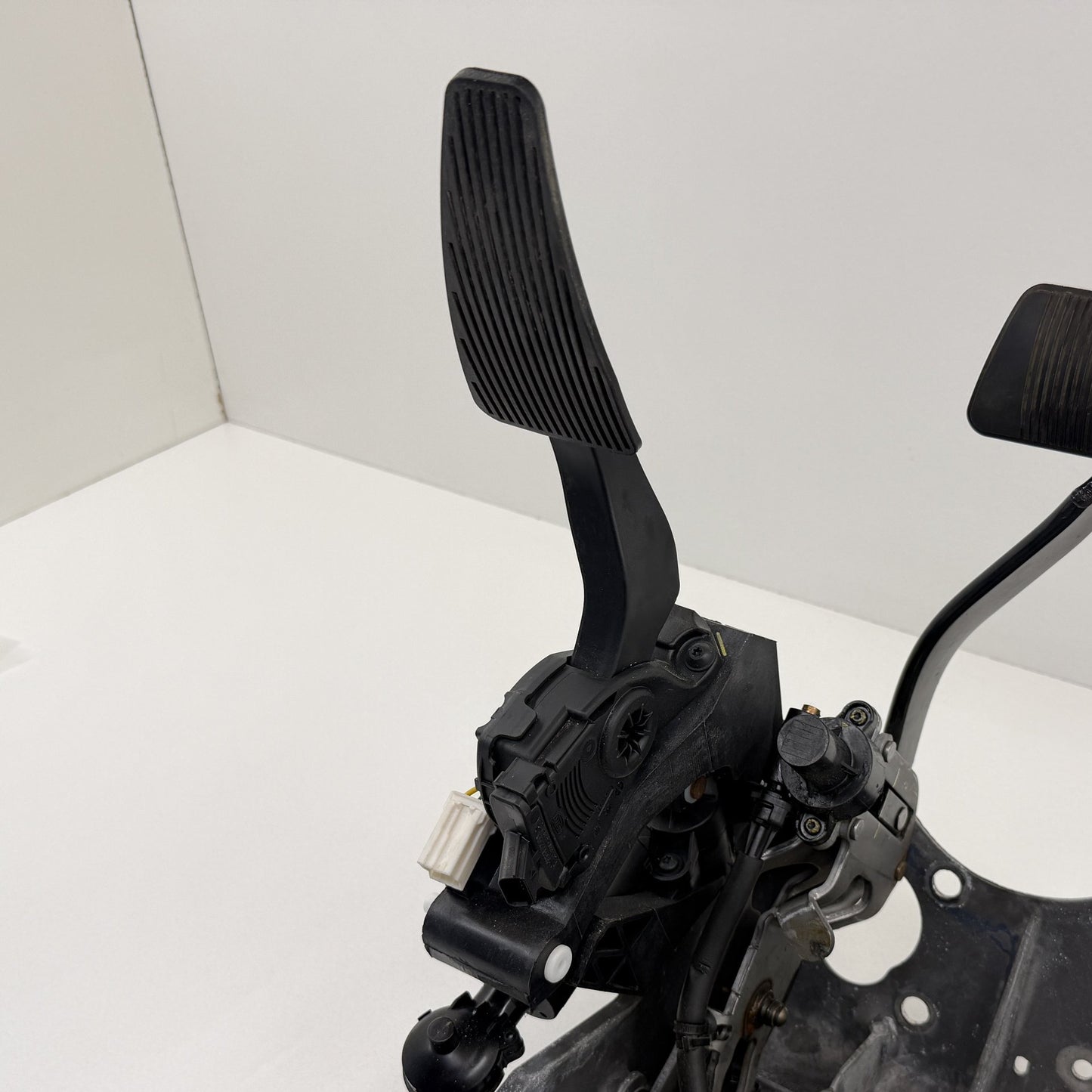 2019-2024 Ram 2500 3500 Adjustable Brake &amp; Accelerator Gas Pedal Assembly OEM