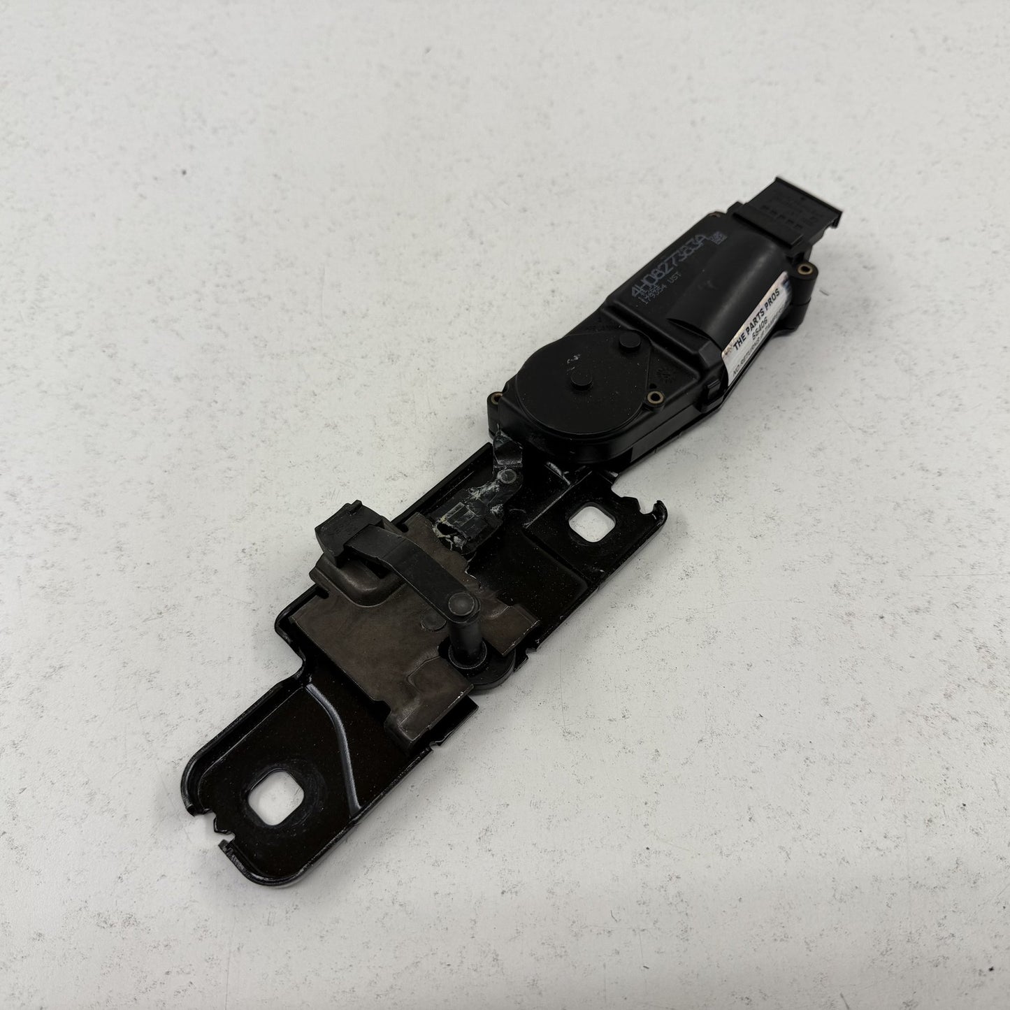 2014-2018 Bentley Flying Spur Rear Trunk Latch Striker Plate W/ Actuator OEM